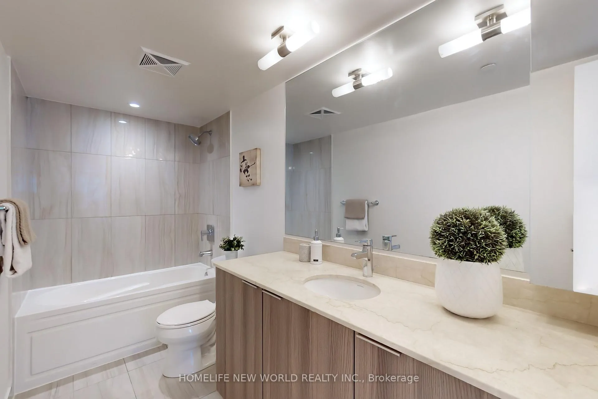 Photo 15 of Unit 725, 955 bay Street, Toronto, Bay Street Corridor — HOMEH