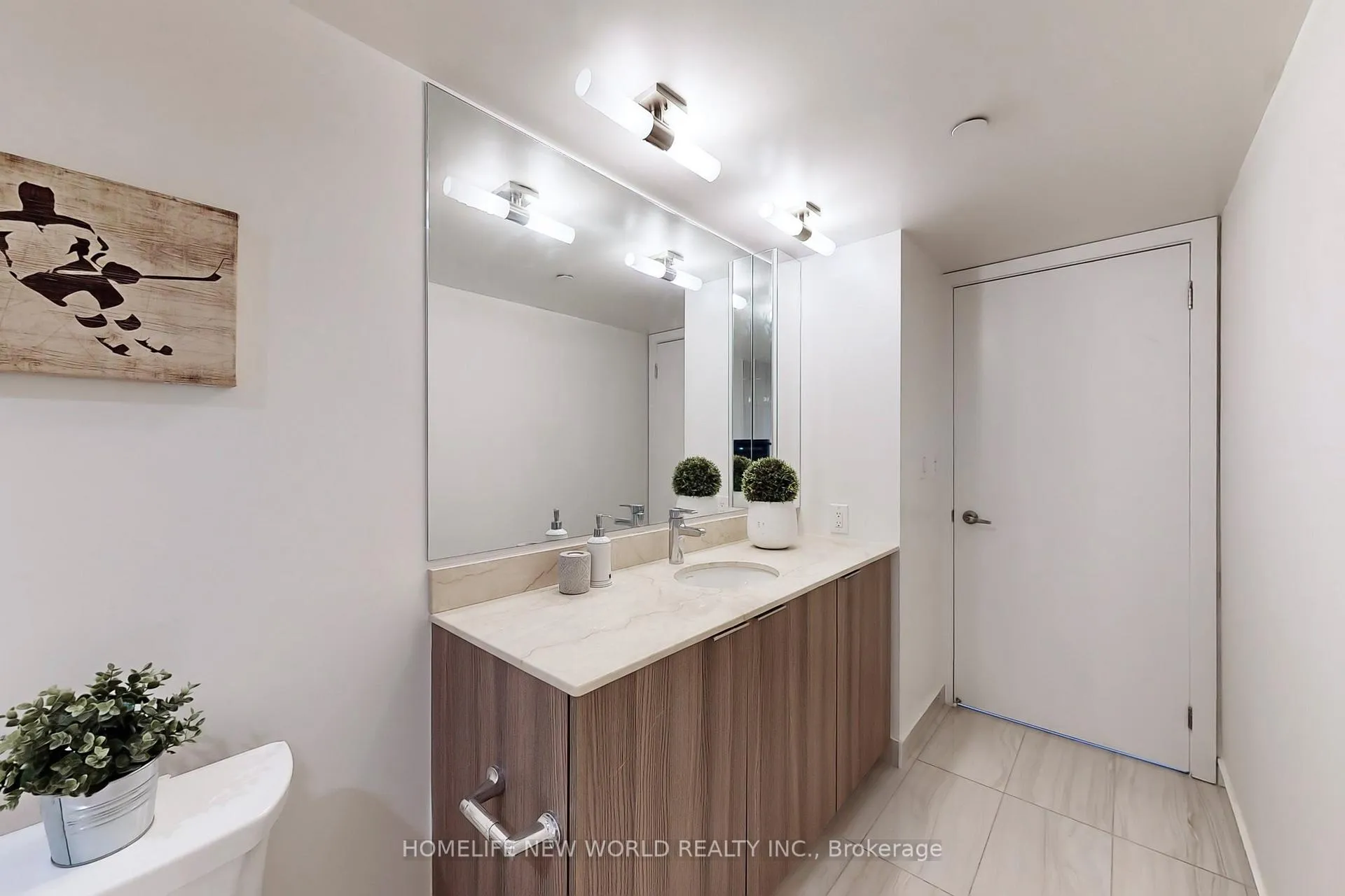 Photo 16 of Unit 725, 955 bay Street, Toronto, Bay Street Corridor — HOMEH