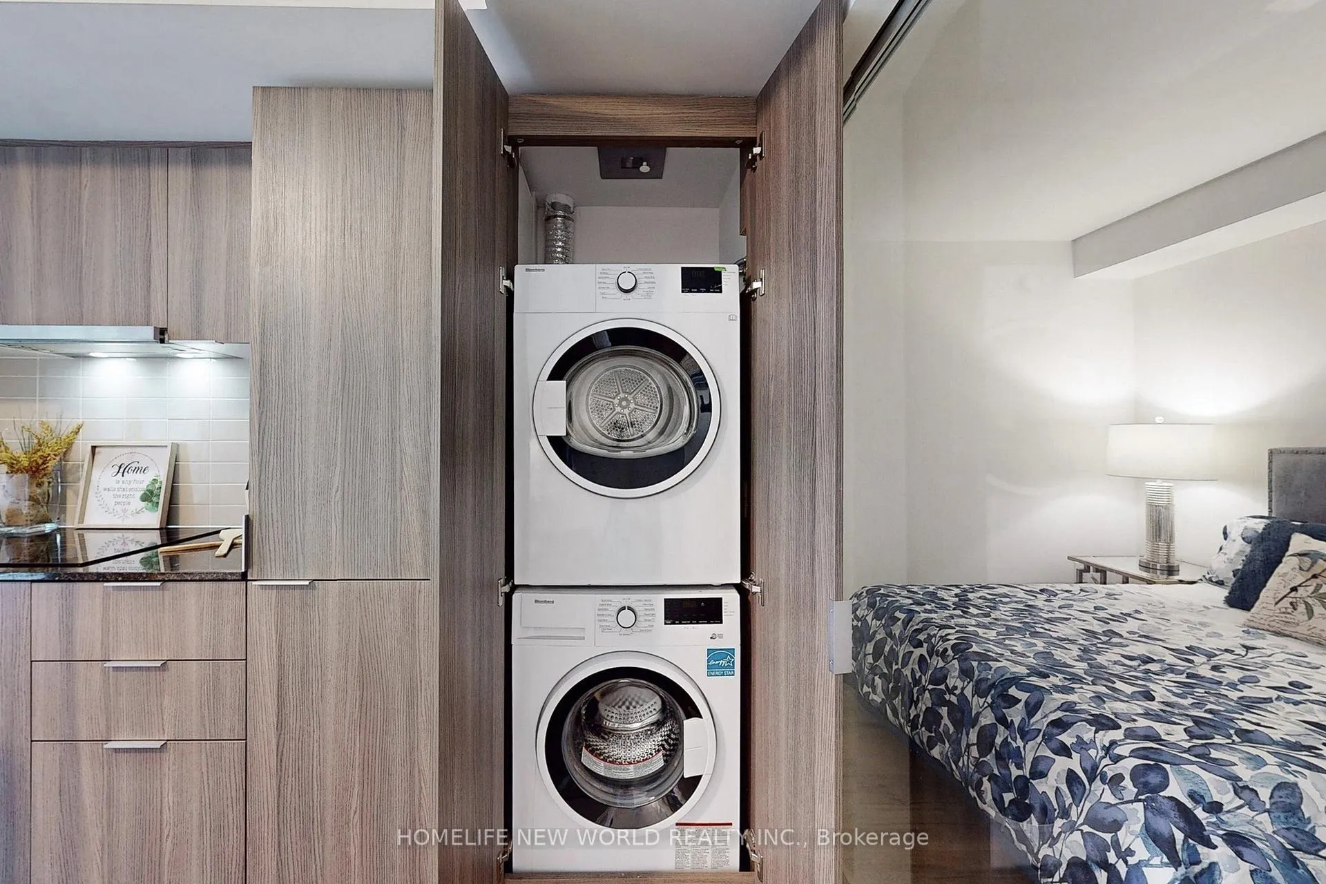 Photo 20 of Unit 725, 955 bay Street, Toronto, Bay Street Corridor — HOMEH