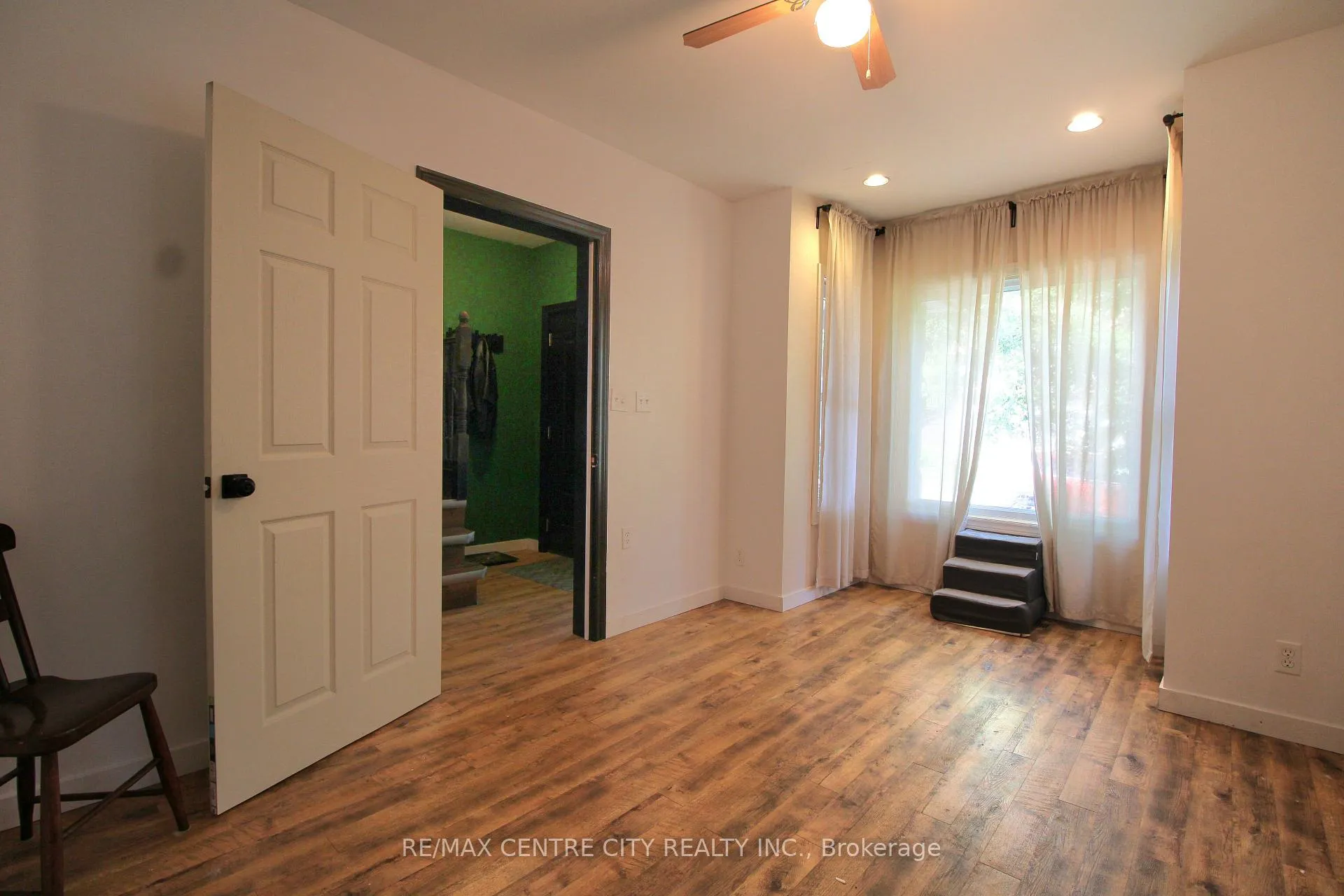 Photo 5 of 124 Joseph Street, Chatham-Kent — HOMEH