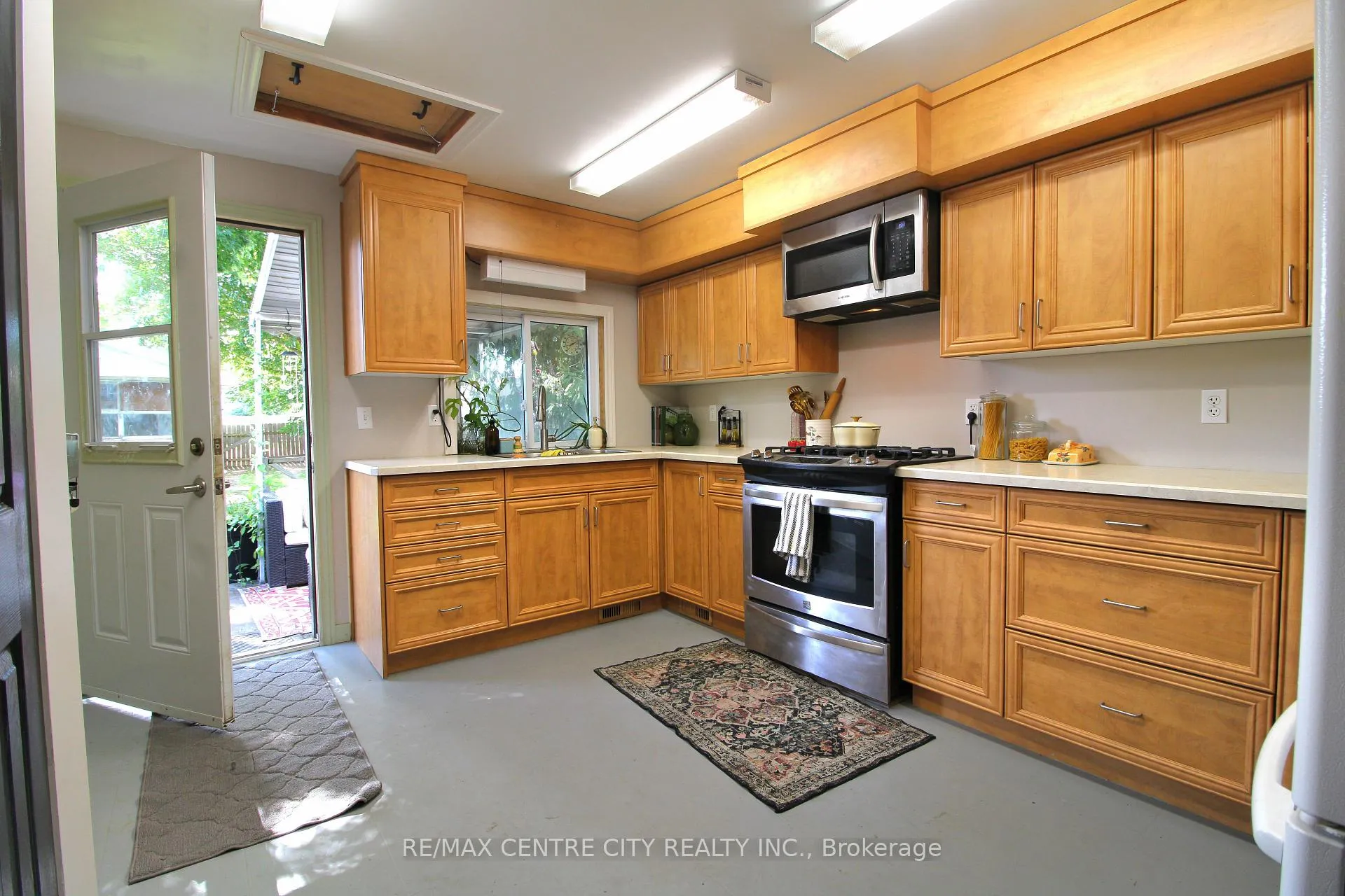 Photo 10 of 124 Joseph Street, Chatham-Kent — HOMEH