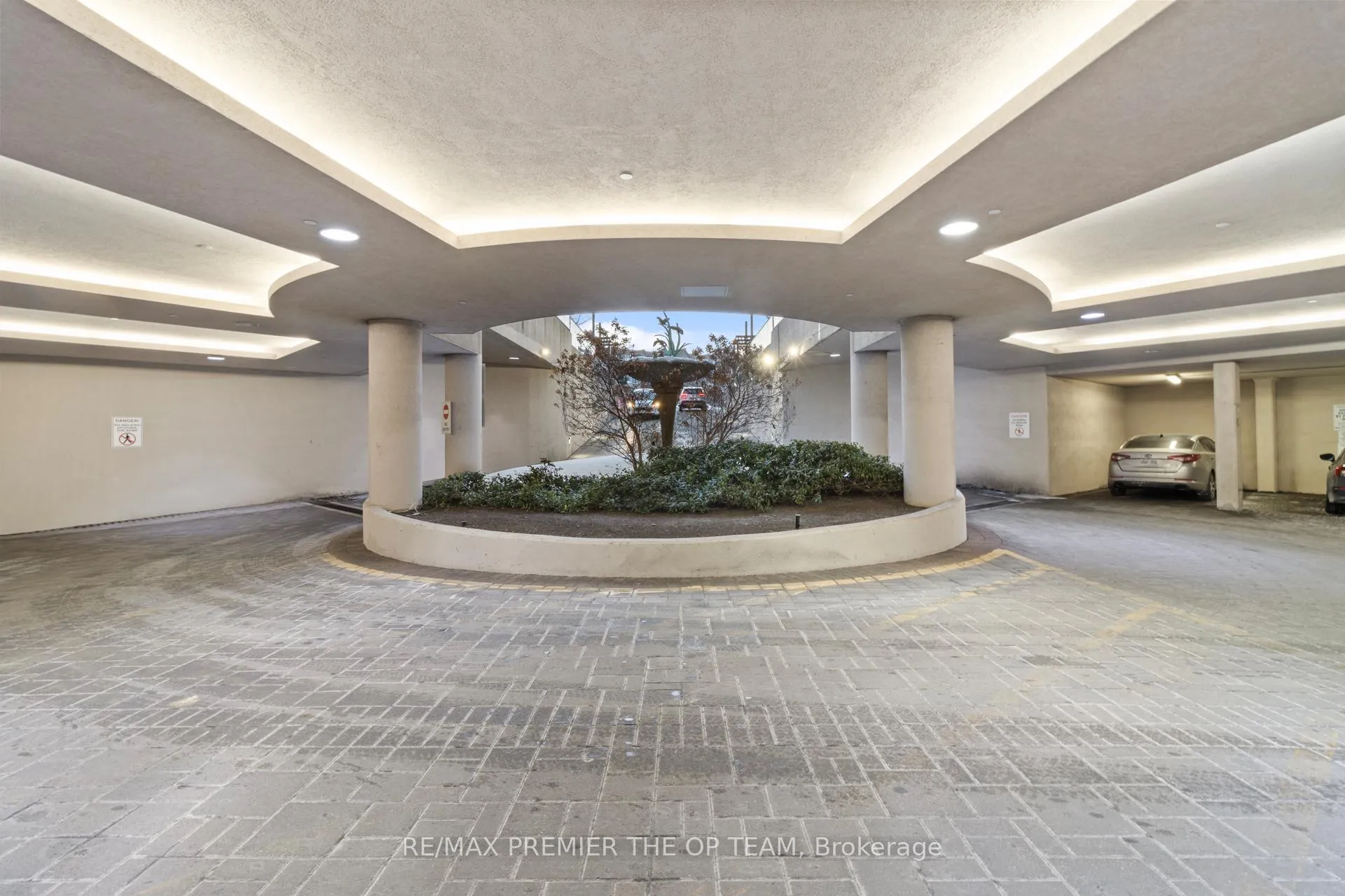 Photo 2 of Unit 1077, 23 Cox Blvd, Markham, Unionville — HOMEH