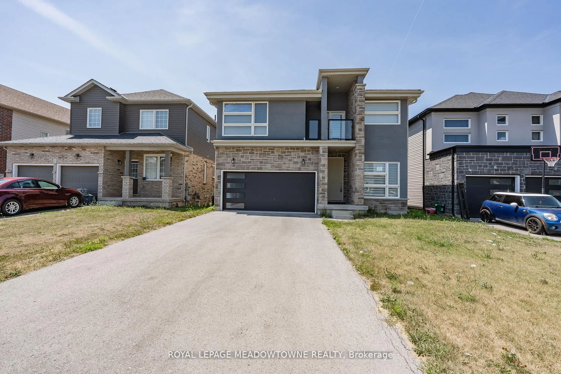 Photo 3 of 16 Bethune Avenue, Welland, Lincoln/Crowland — HOMEH