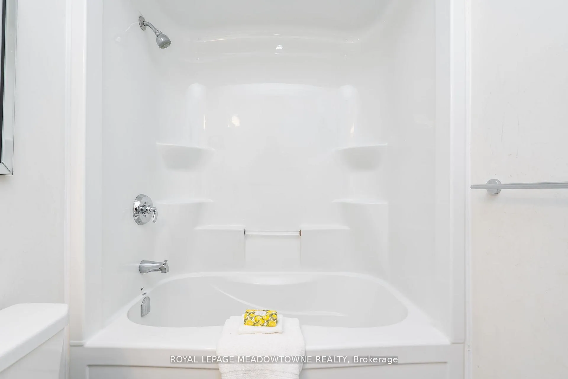 Photo 31 of 16 Bethune Avenue, Welland, Lincoln/Crowland — HOMEH