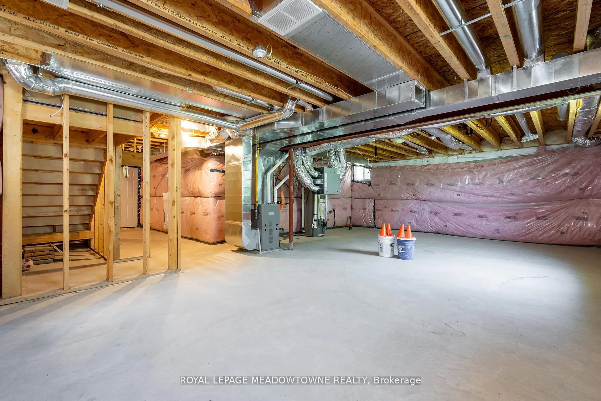 Photo 41 of 16 Bethune Avenue, Welland, Lincoln/Crowland — HOMEH