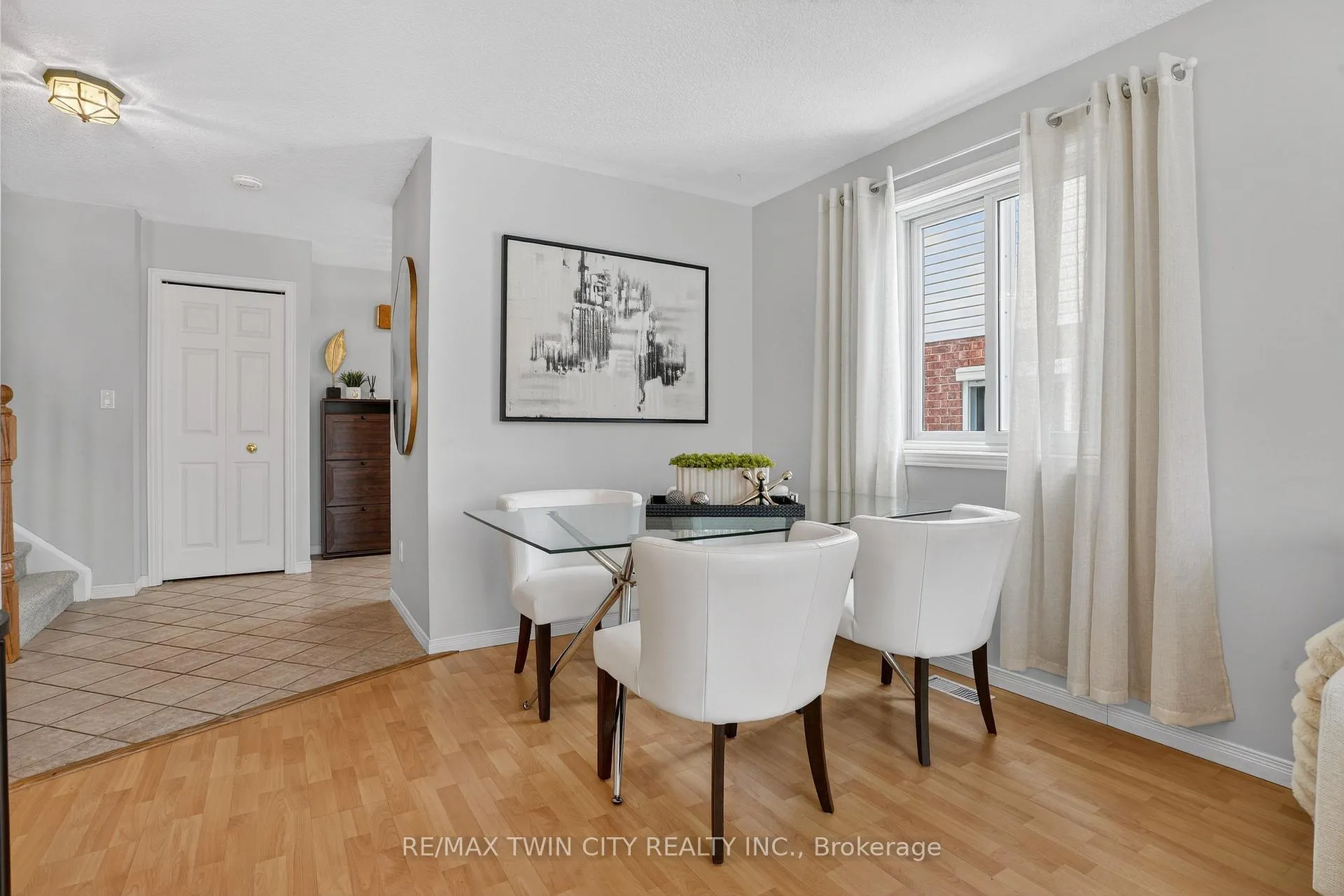 Photo 10 of 54 Glencliffe Court, Kitchener — HOMEH