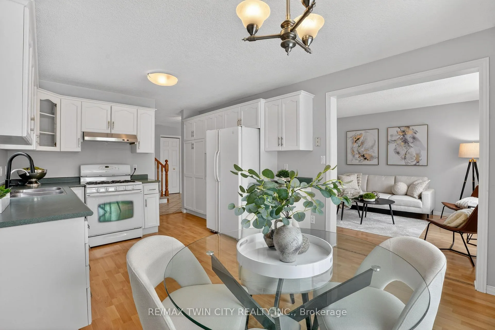Photo 16 of 54 Glencliffe Court, Kitchener — HOMEH