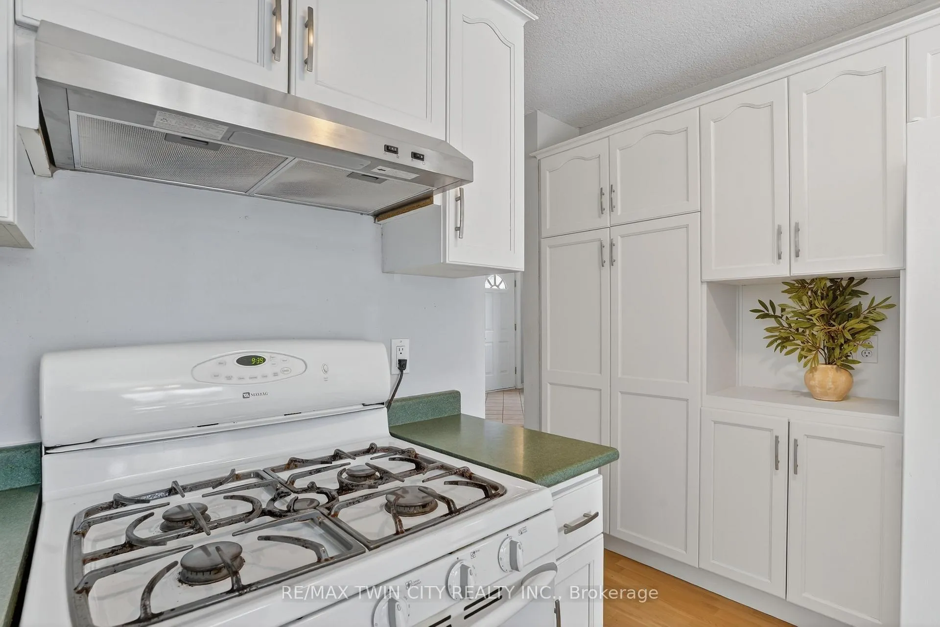 Photo 18 of 54 Glencliffe Court, Kitchener — HOMEH