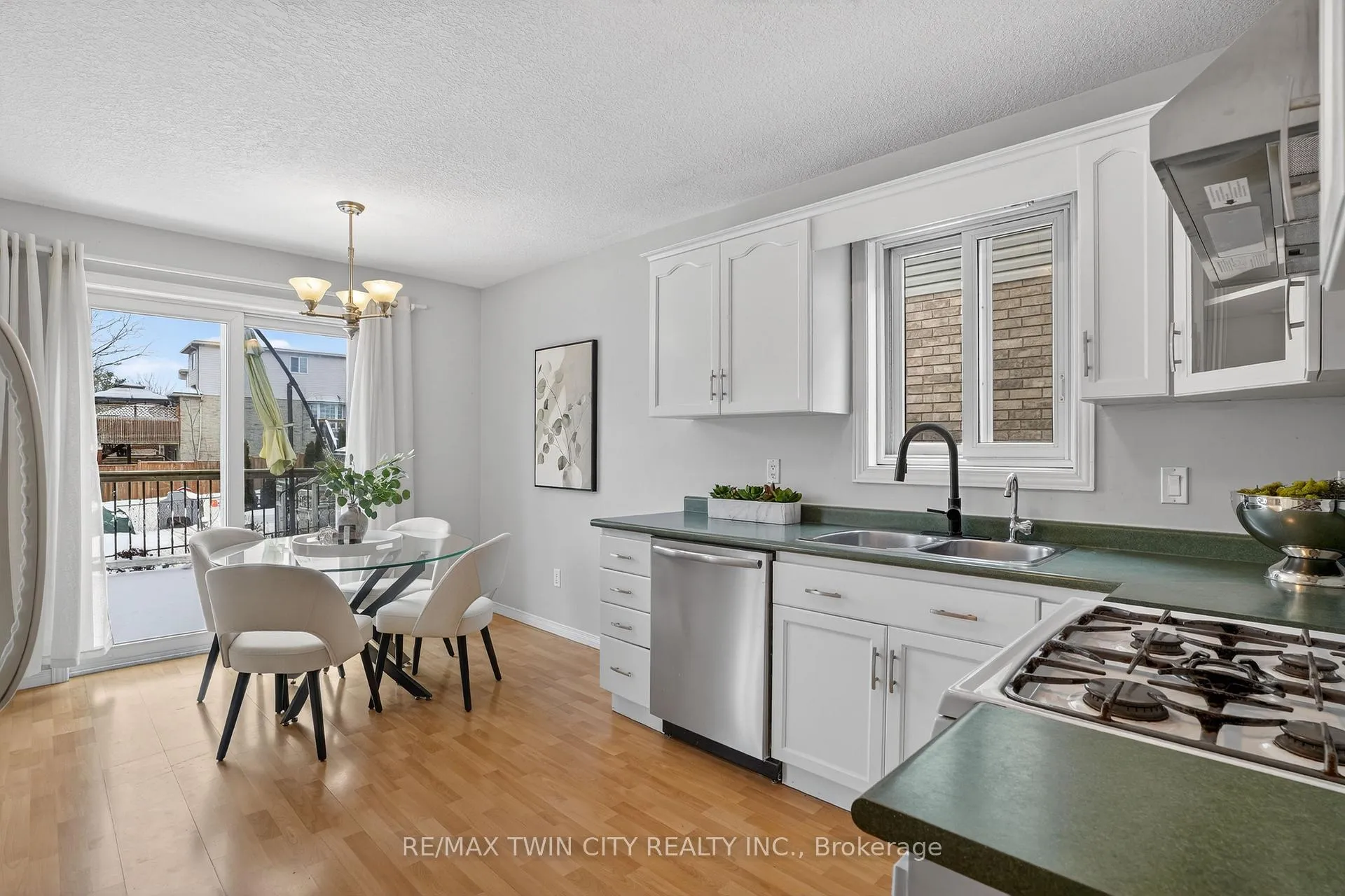 Photo 19 of 54 Glencliffe Court, Kitchener — HOMEH