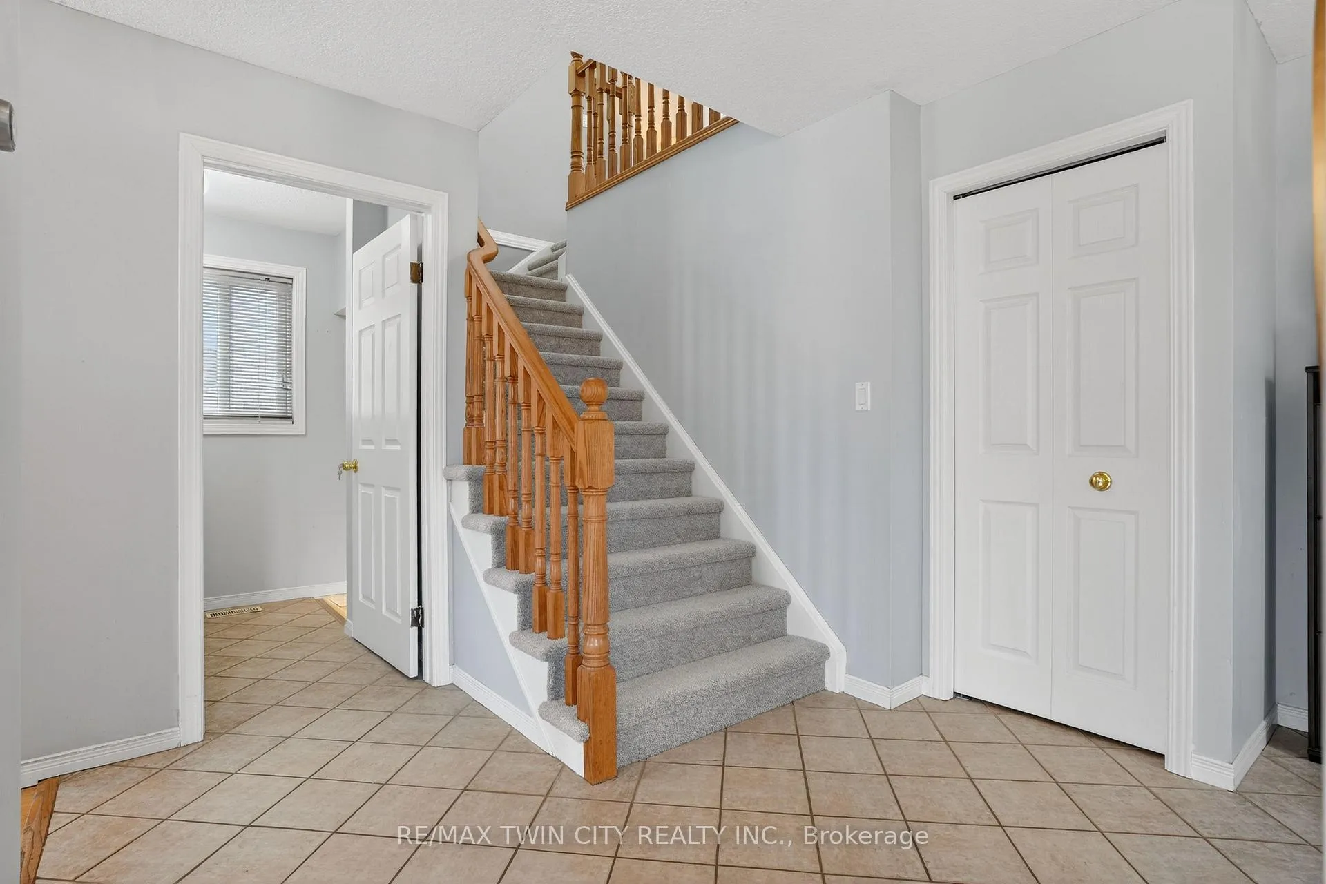 Photo 22 of 54 Glencliffe Court, Kitchener — HOMEH