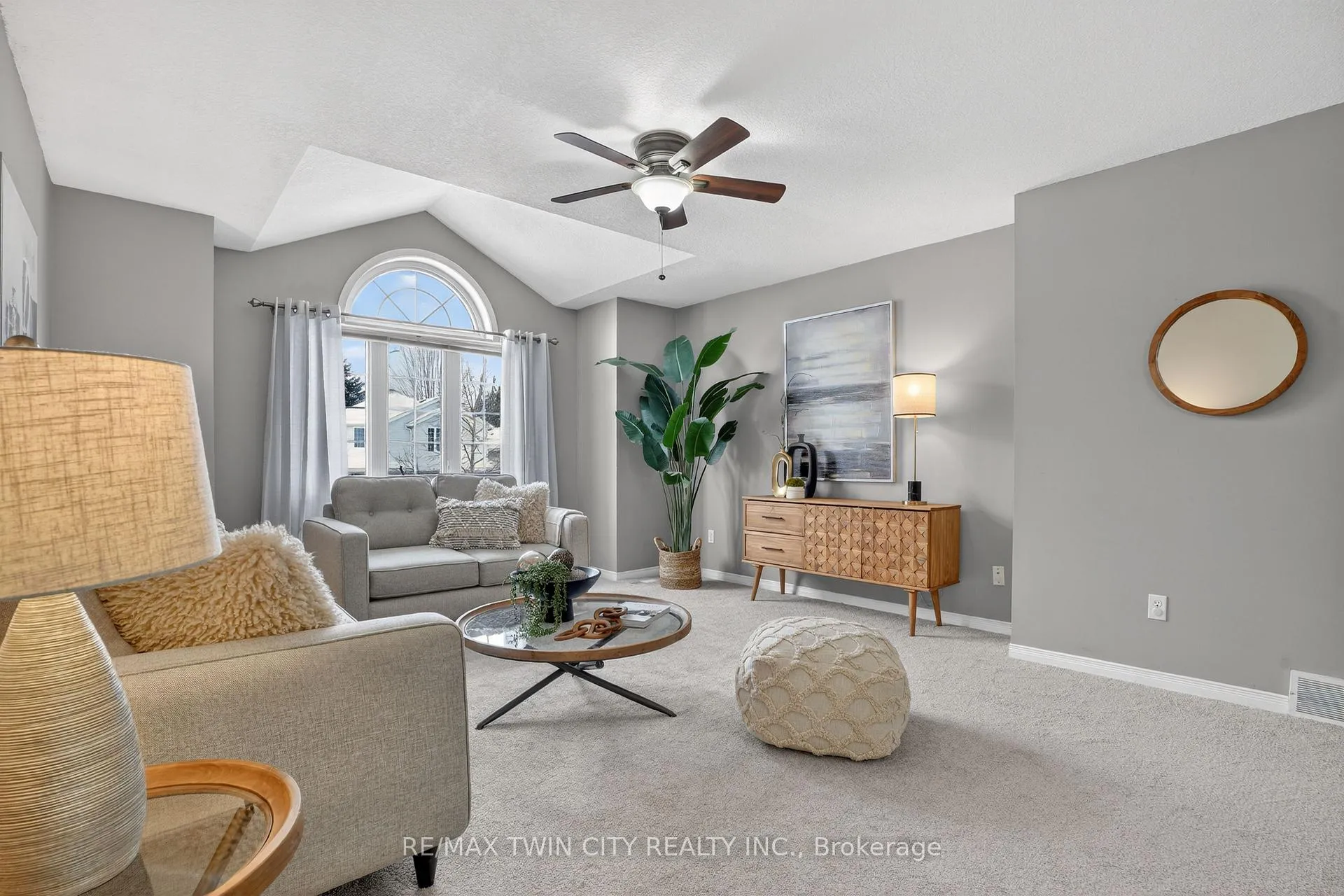 Photo 23 of 54 Glencliffe Court, Kitchener — HOMEH