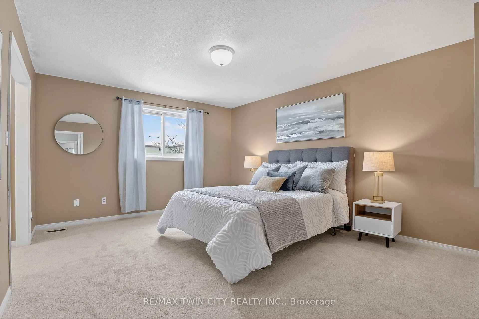 Photo 28 of 54 Glencliffe Court, Kitchener — HOMEH