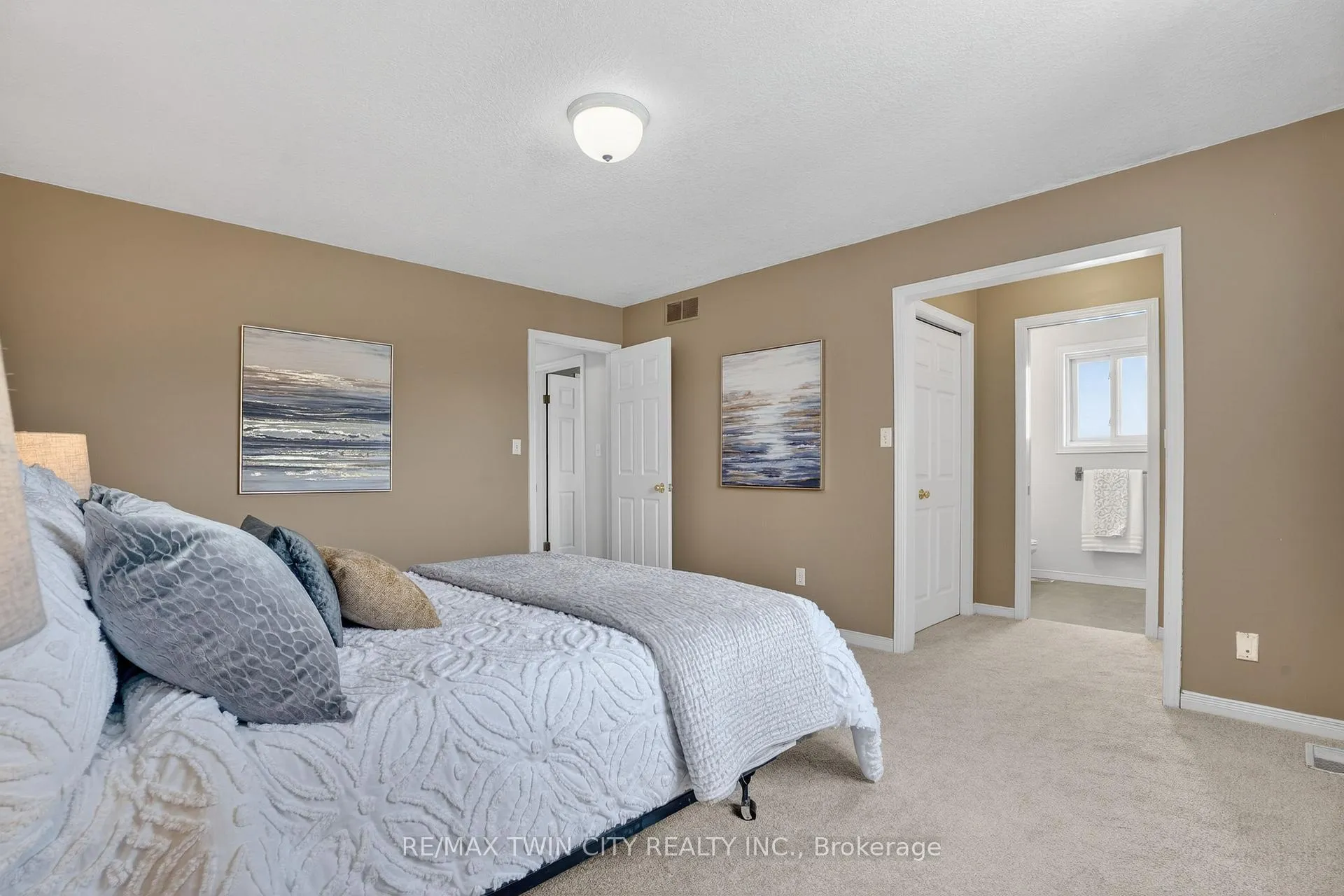 Photo 30 of 54 Glencliffe Court, Kitchener — HOMEH