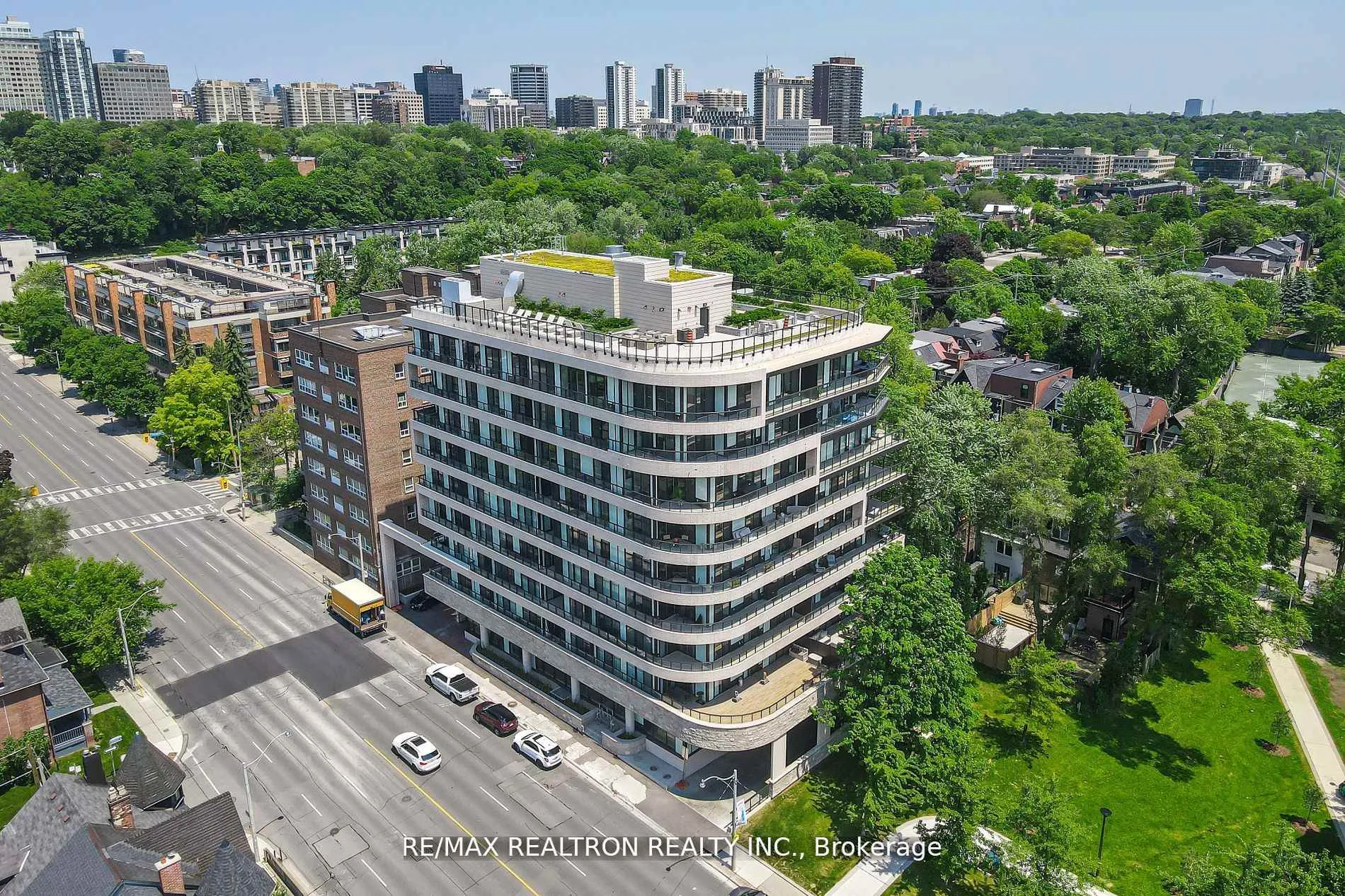 Photo 2 of Unit 403, 285 Avenue Road, Toronto, Casa Loma — HOMEH