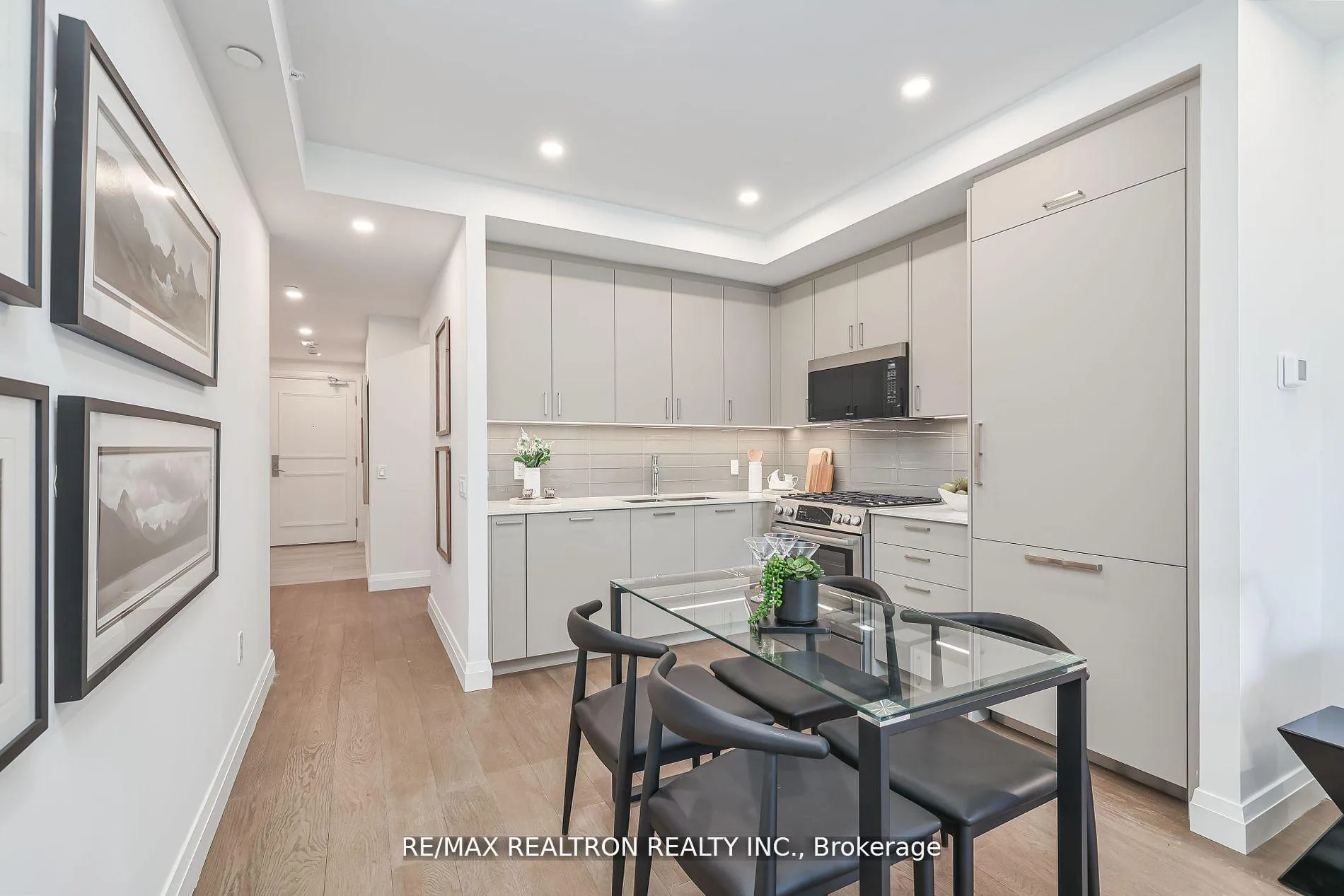 Photo 7 of Unit 403, 285 Avenue Road, Toronto, Casa Loma — HOMEH