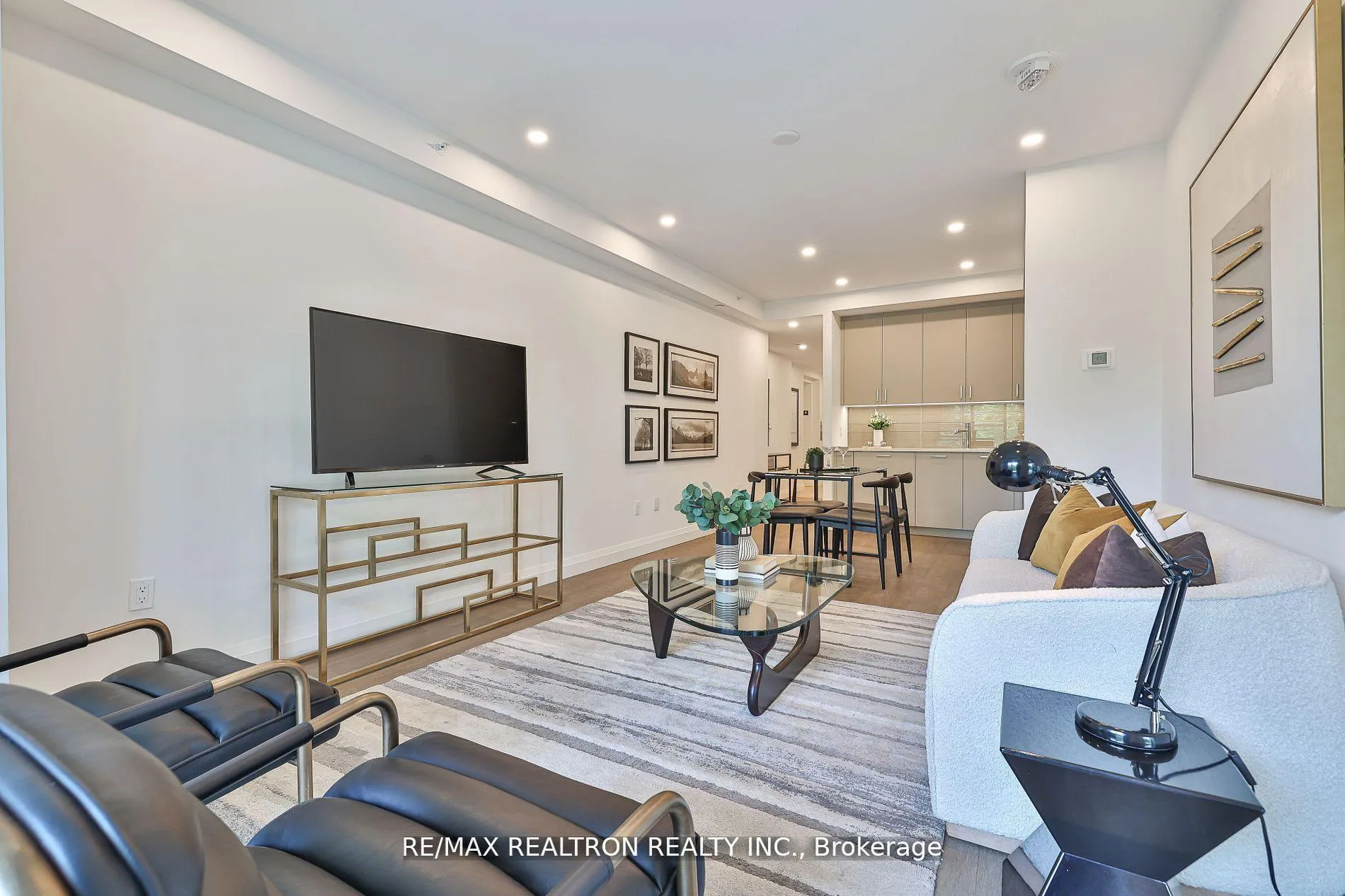 Photo 11 of Unit 403, 285 Avenue Road, Toronto, Casa Loma — HOMEH