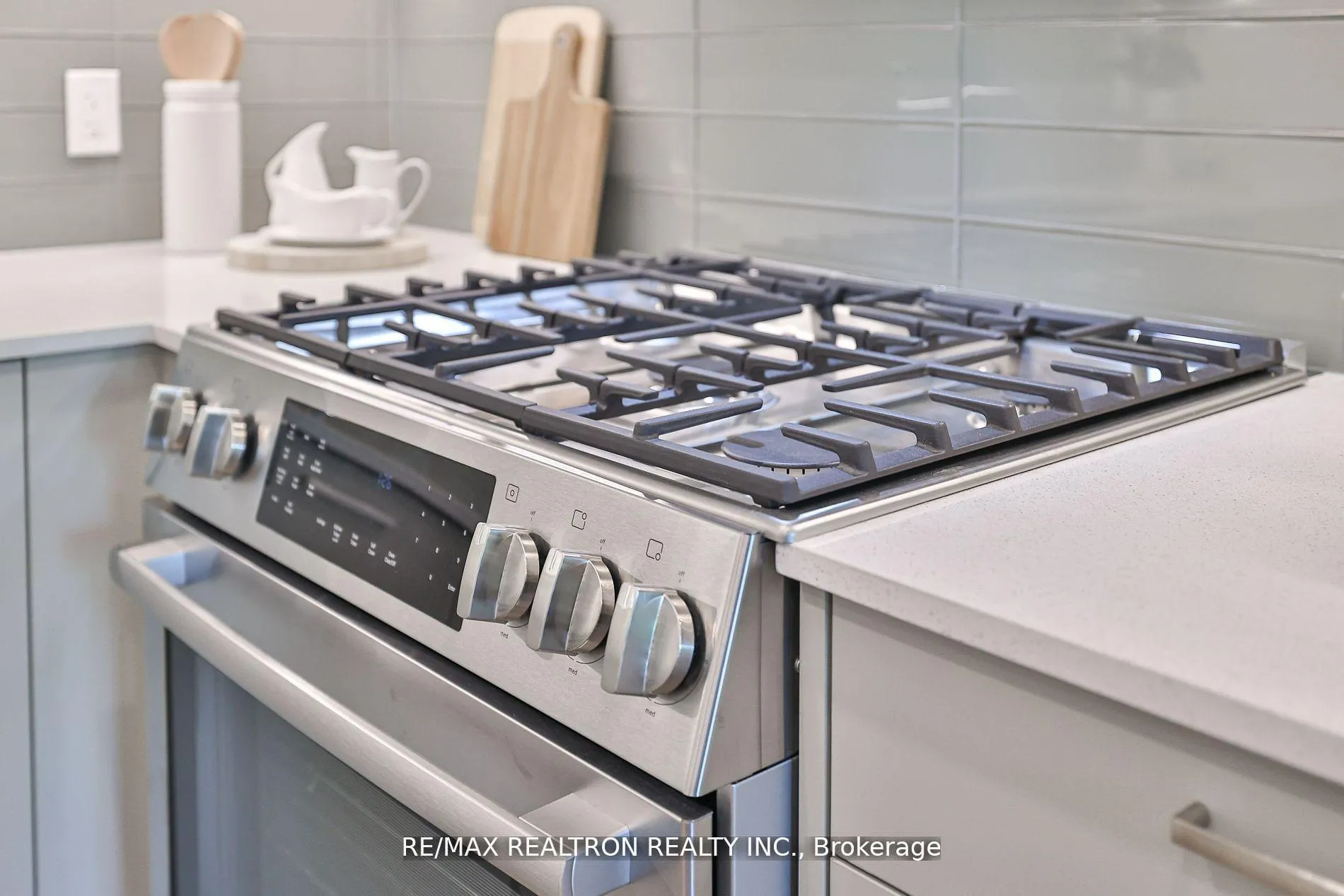 Photo 15 of Unit 403, 285 Avenue Road, Toronto, Casa Loma — HOMEH