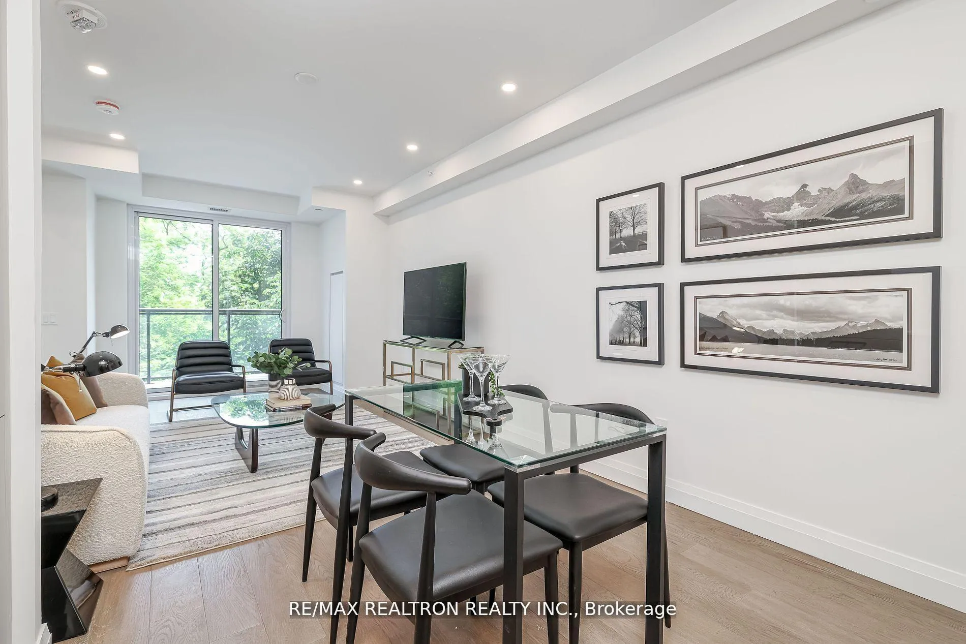 Photo 16 of Unit 403, 285 Avenue Road, Toronto, Casa Loma — HOMEH