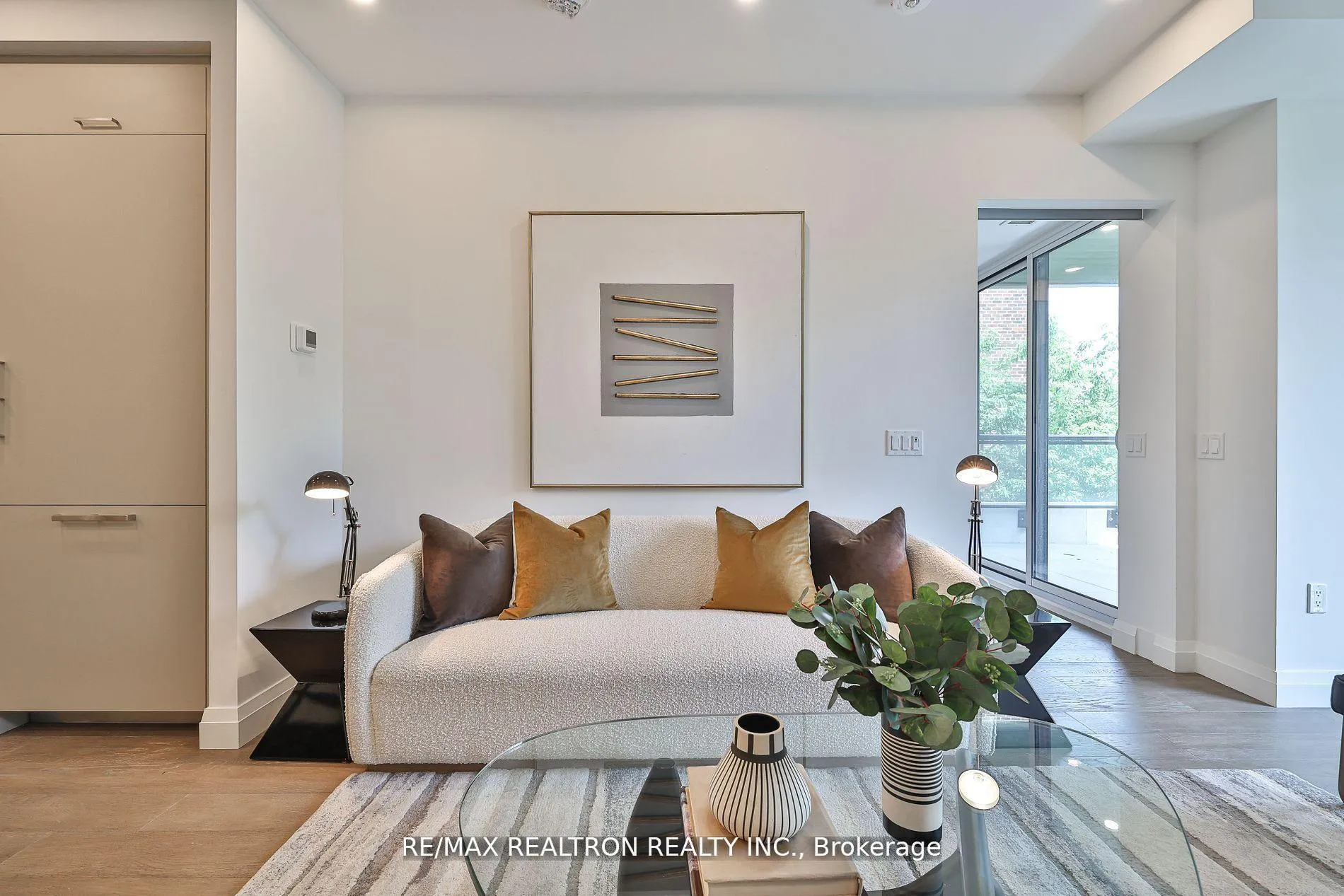 Photo 18 of Unit 403, 285 Avenue Road, Toronto, Casa Loma — HOMEH
