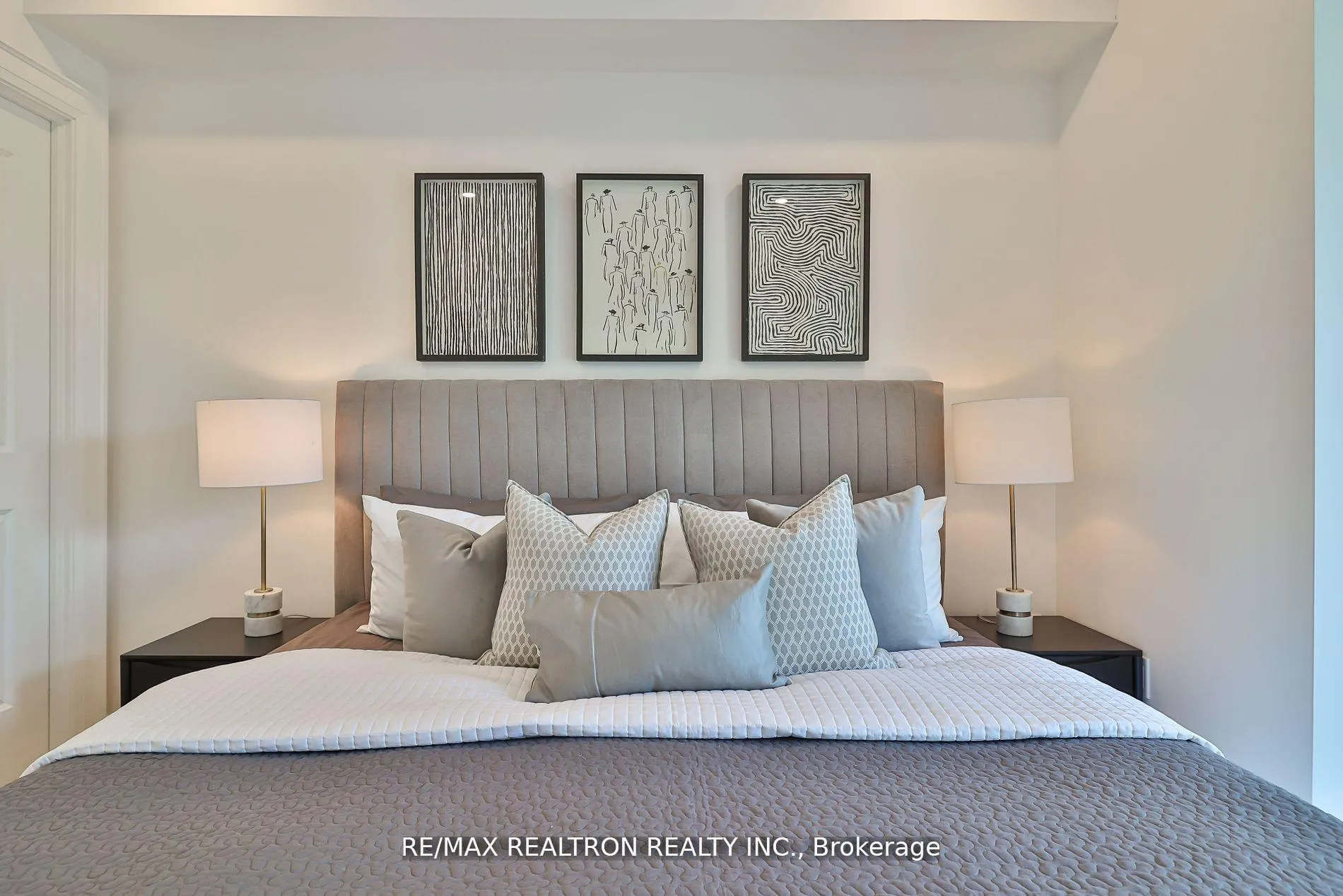 Photo 21 of Unit 403, 285 Avenue Road, Toronto, Casa Loma — HOMEH