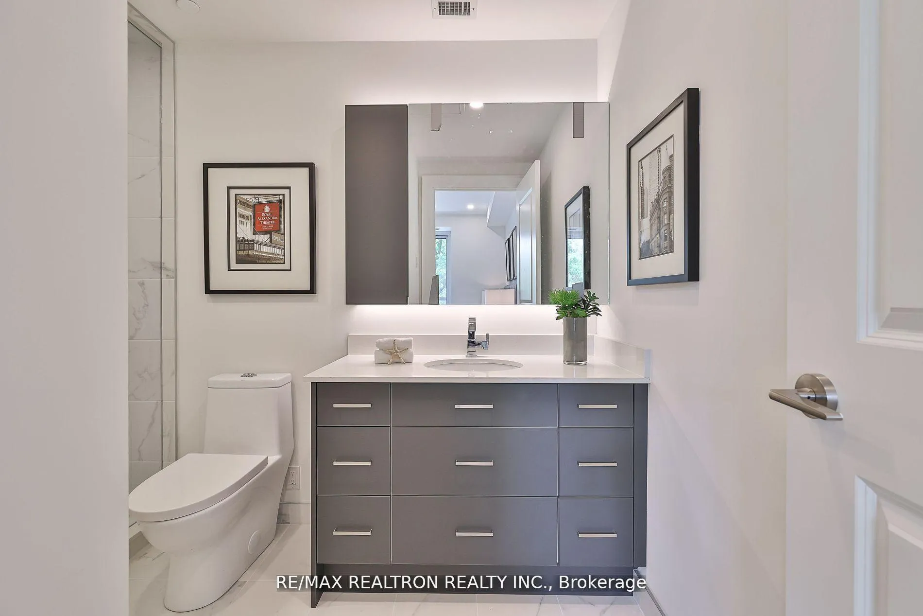 Photo 24 of Unit 403, 285 Avenue Road, Toronto, Casa Loma — HOMEH