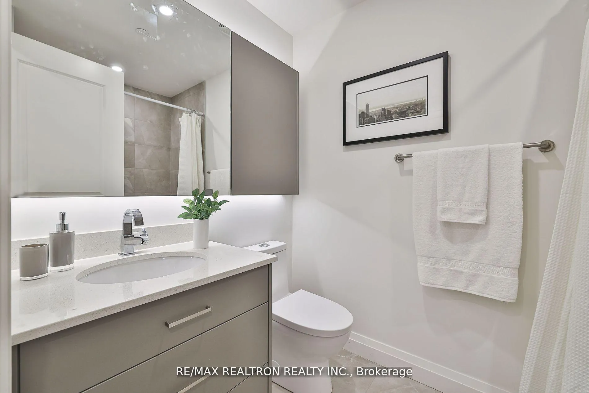 Photo 29 of Unit 403, 285 Avenue Road, Toronto, Casa Loma — HOMEH