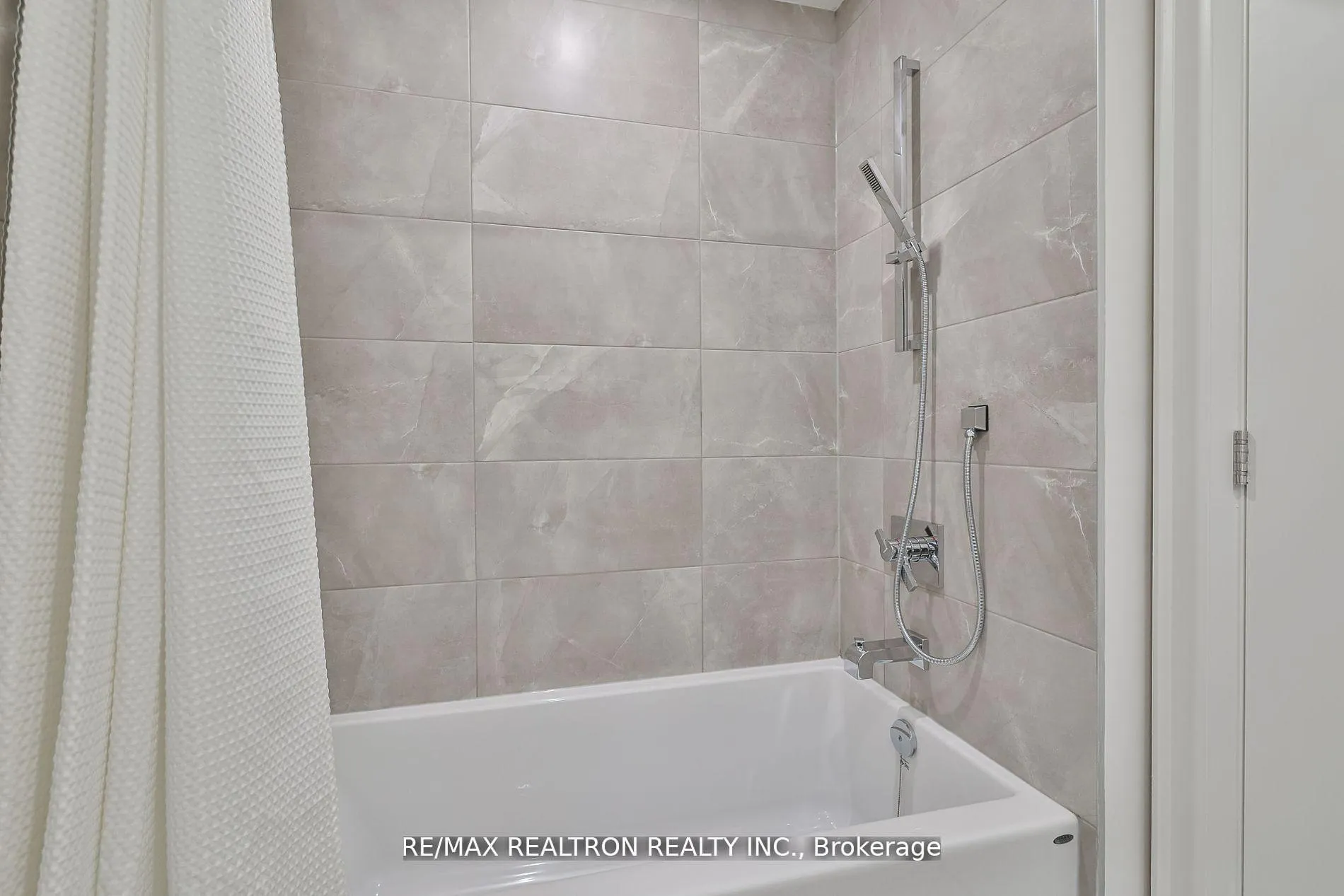 Photo 30 of Unit 403, 285 Avenue Road, Toronto, Casa Loma — HOMEH