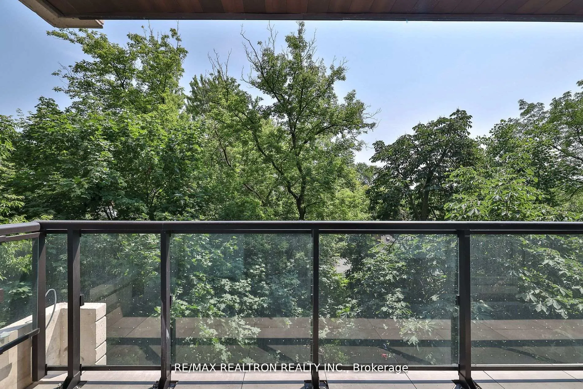Photo 32 of Unit 403, 285 Avenue Road, Toronto, Casa Loma — HOMEH
