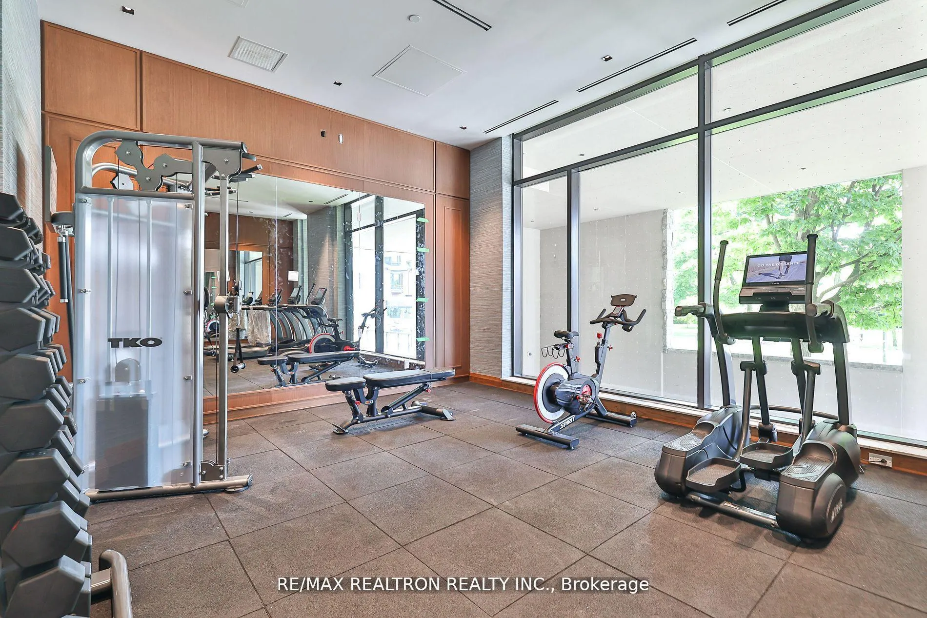 Photo 35 of Unit 403, 285 Avenue Road, Toronto, Casa Loma — HOMEH