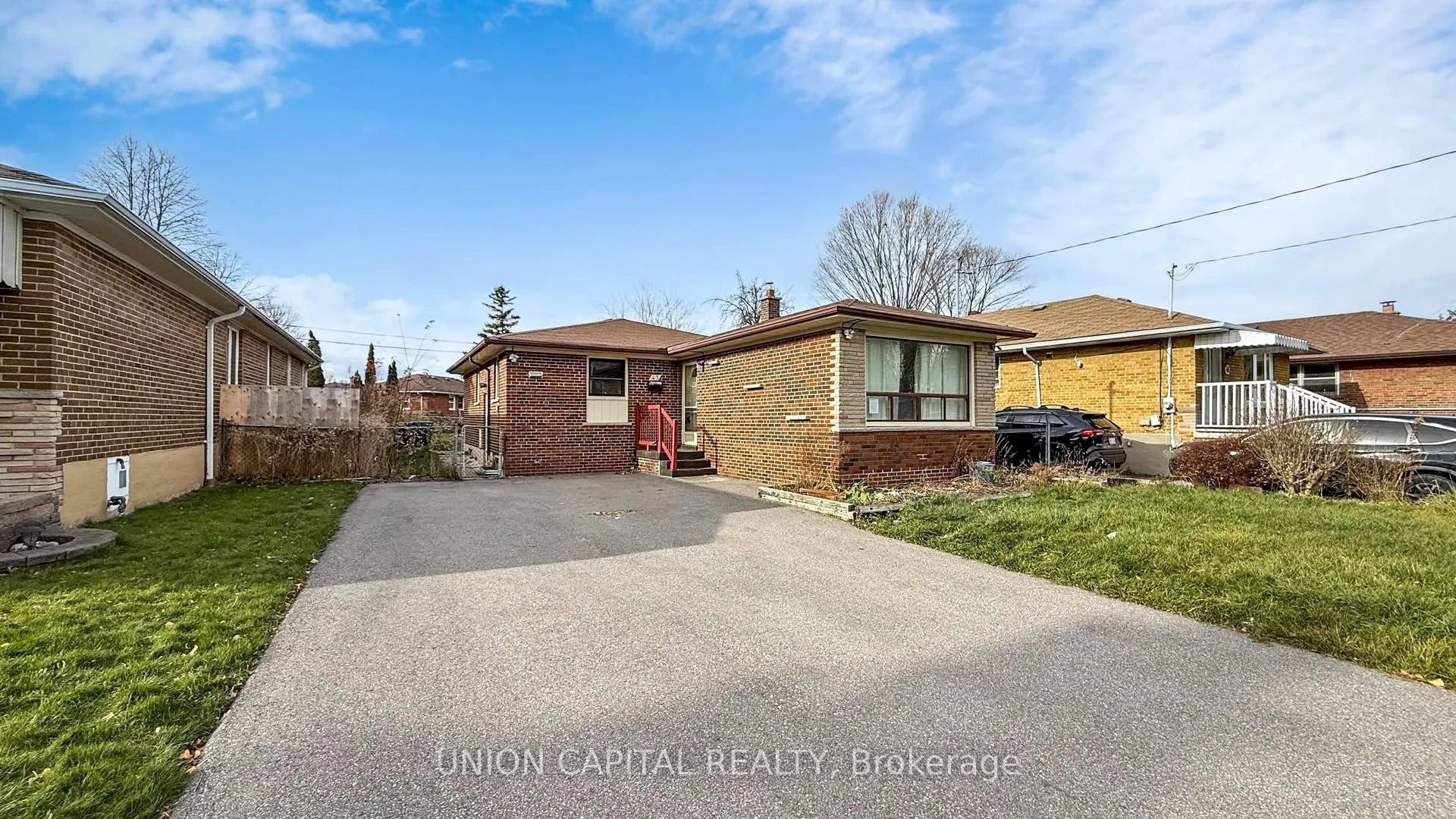 Photo 2 of 43 Graylee Avenue, Scarborough, Eglinton East — HOMEH