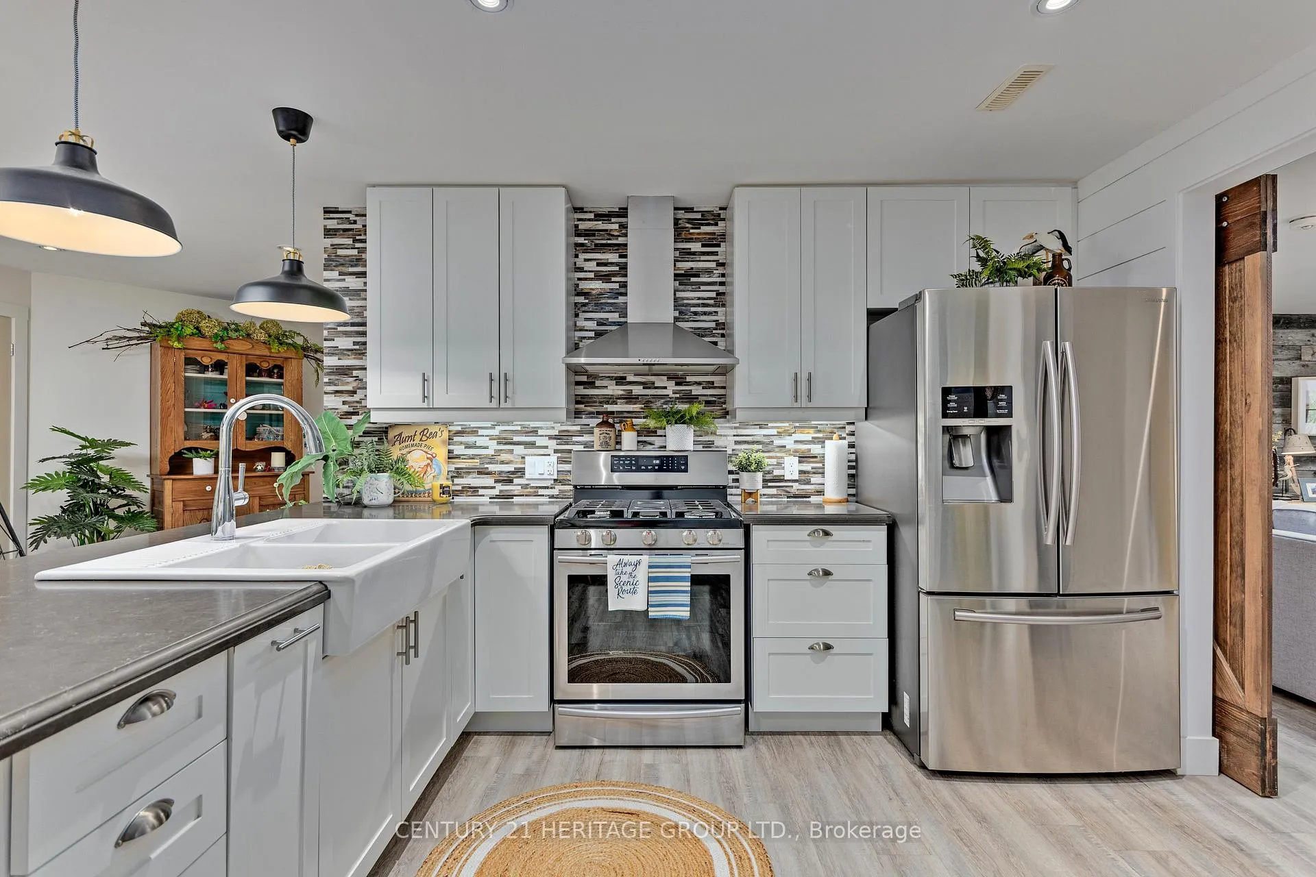 Photo 13 of 182 Parkview Drive, Innisfil, Gilford — HOMEH