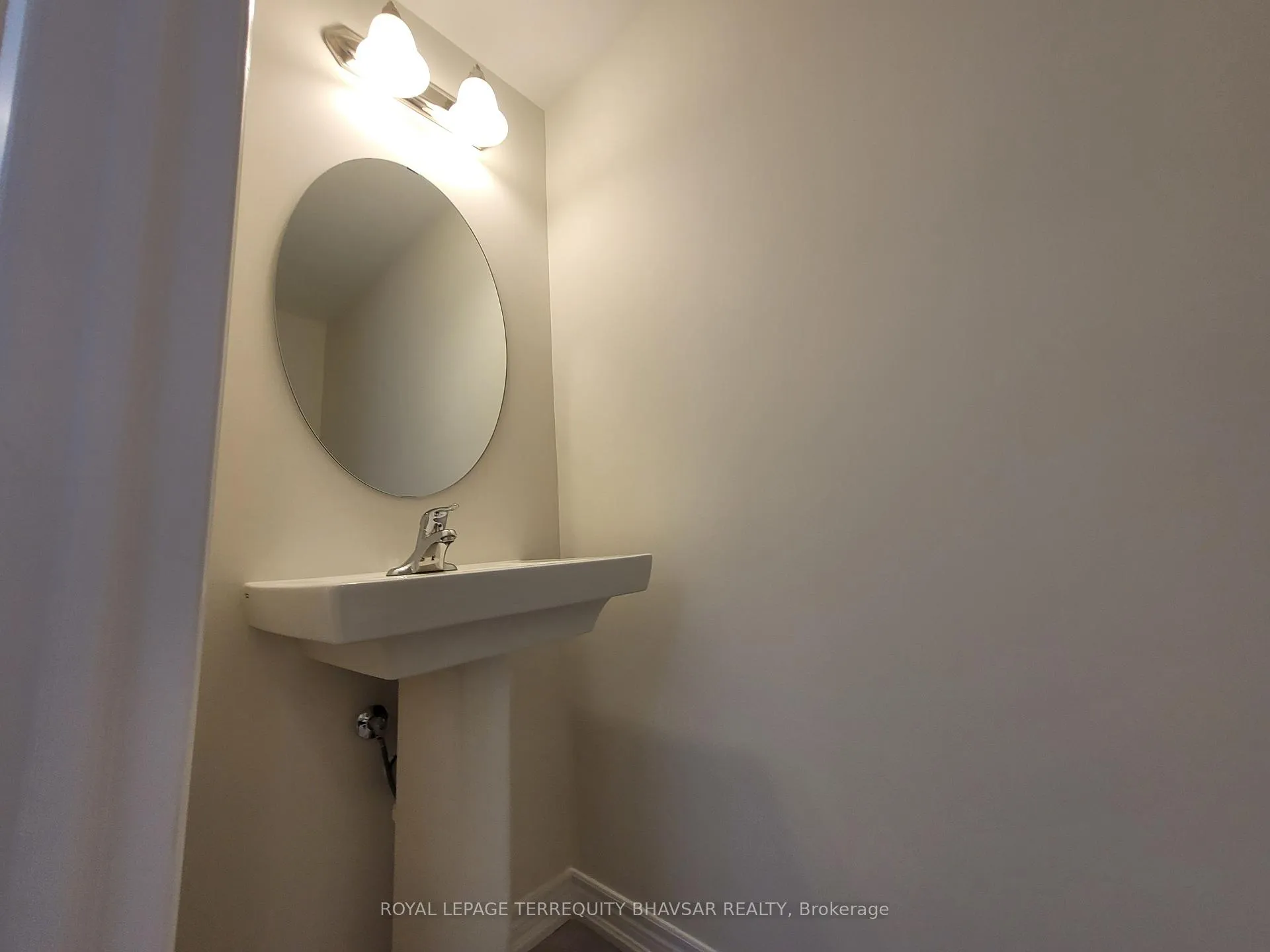 Photo 17 of 70 Georgina Street, Kitchener — HOMEH