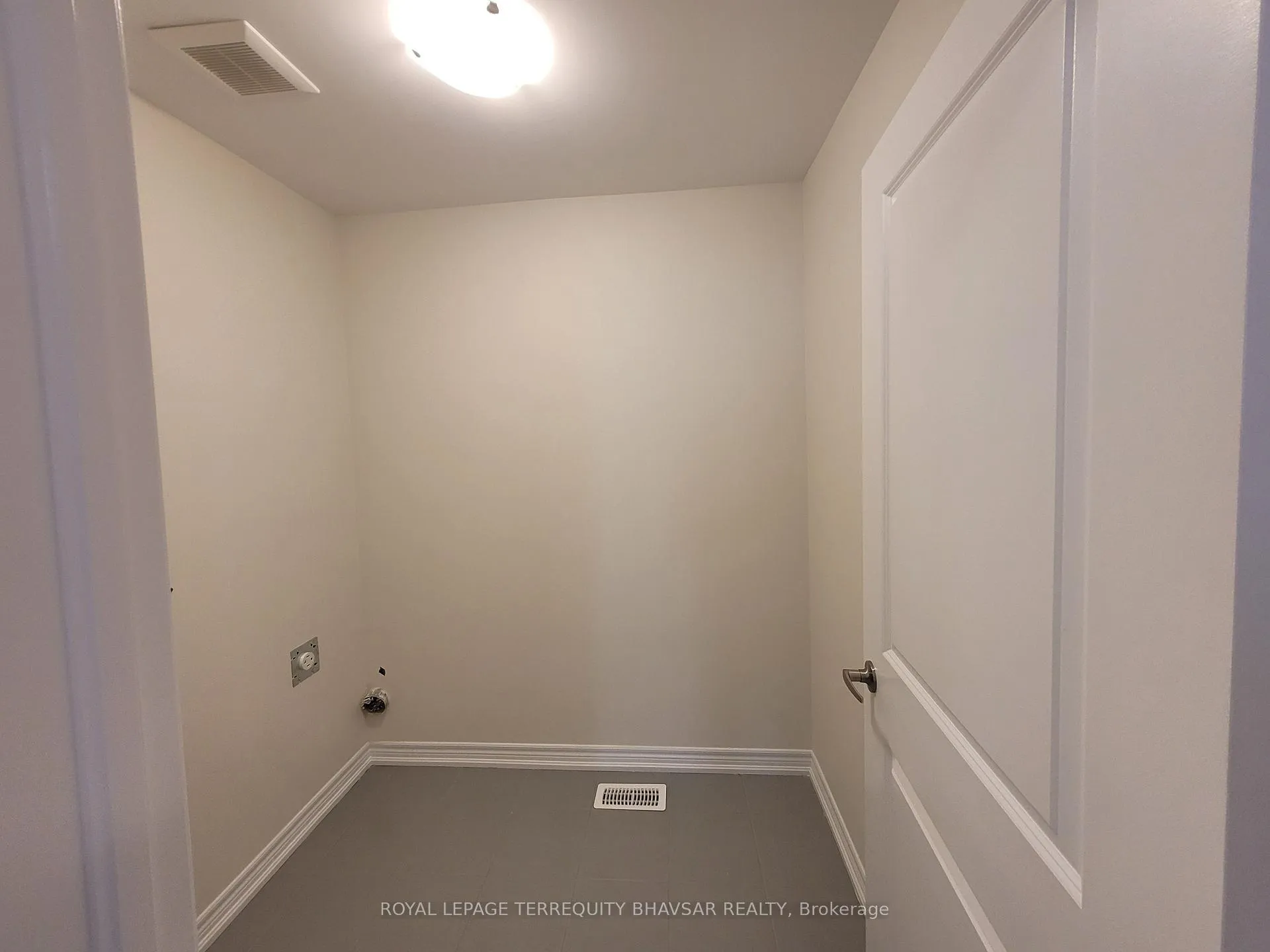 Photo 22 of 70 Georgina Street, Kitchener — HOMEH