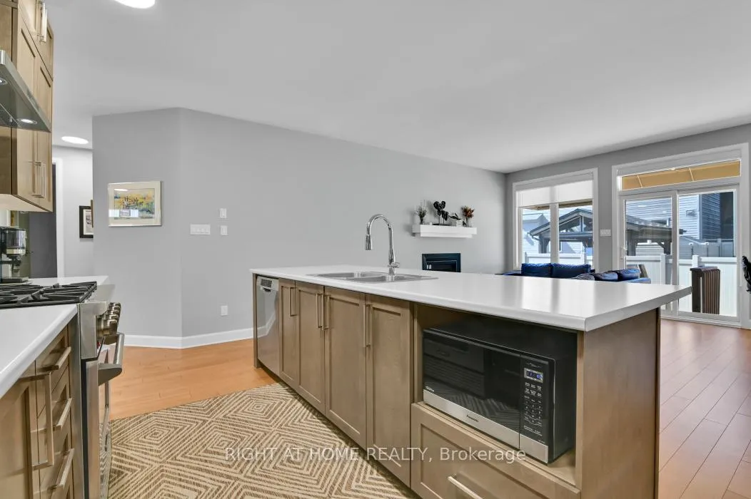 Photo 9 of 26 Stickleback Way, Ottawa, Avalon West — HOMEH