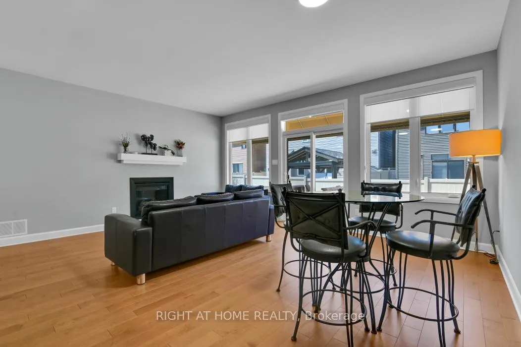 Photo 11 of 26 Stickleback Way, Ottawa, Avalon West — HOMEH