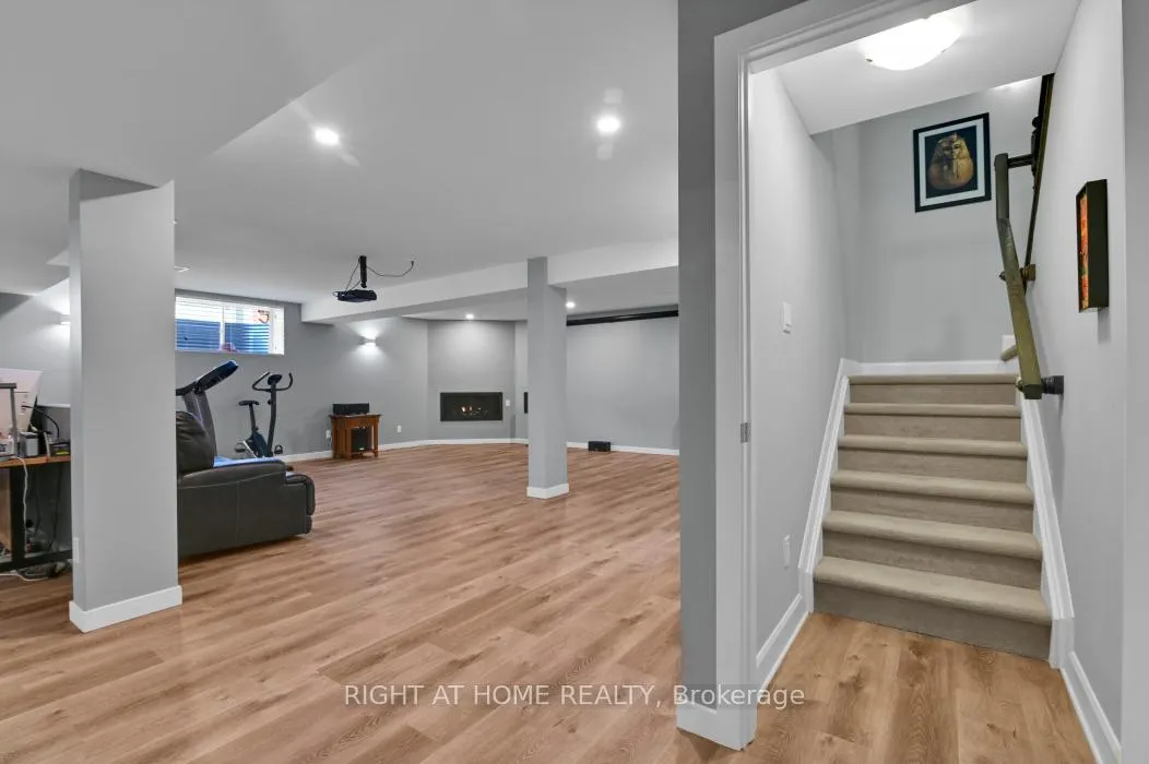 Photo 20 of 26 Stickleback Way, Ottawa, Avalon West — HOMEH