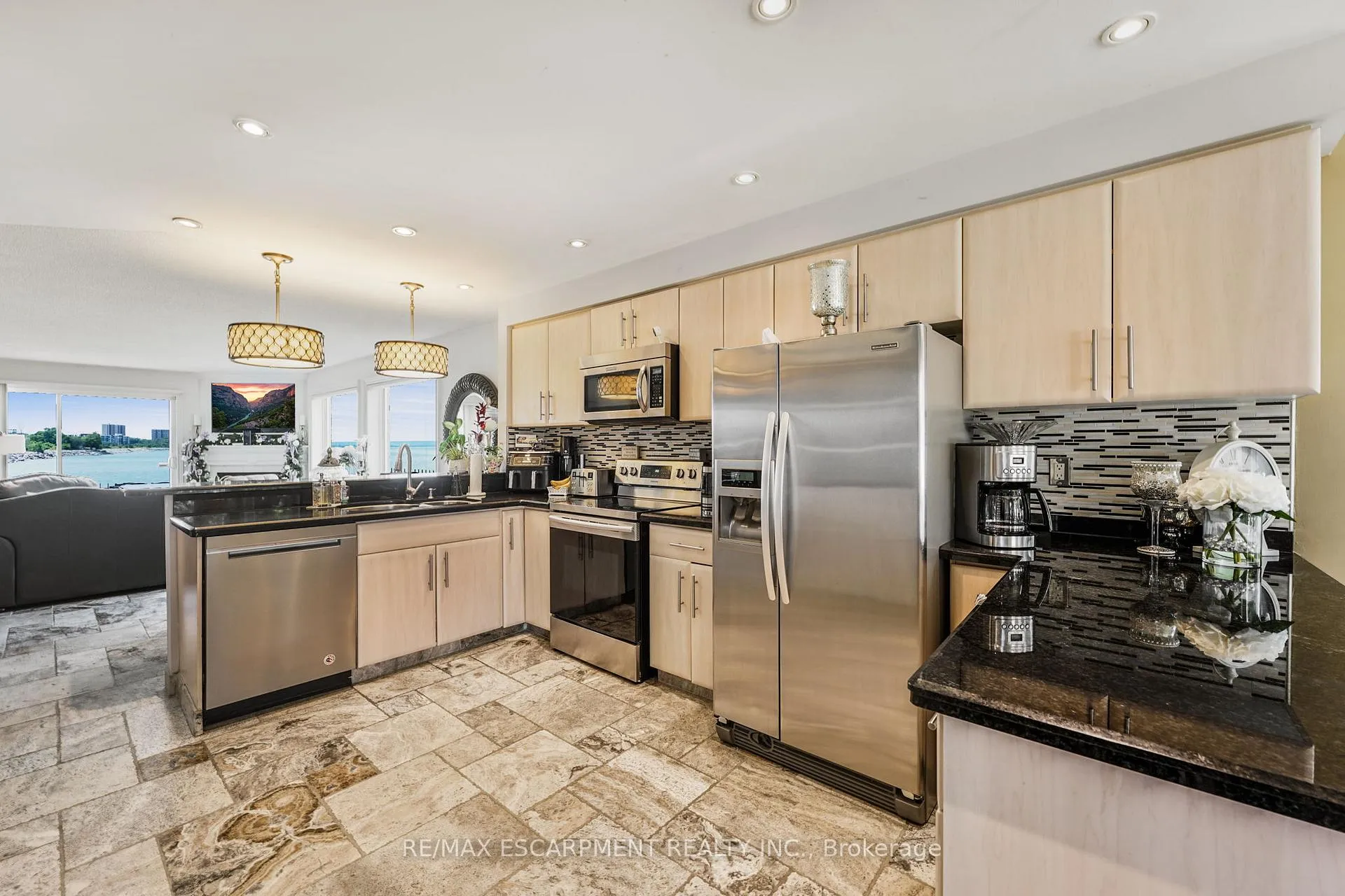 Photo 13 of 491-493 Dewitt Road, Hamilton, Stoney Creek — HOMEH