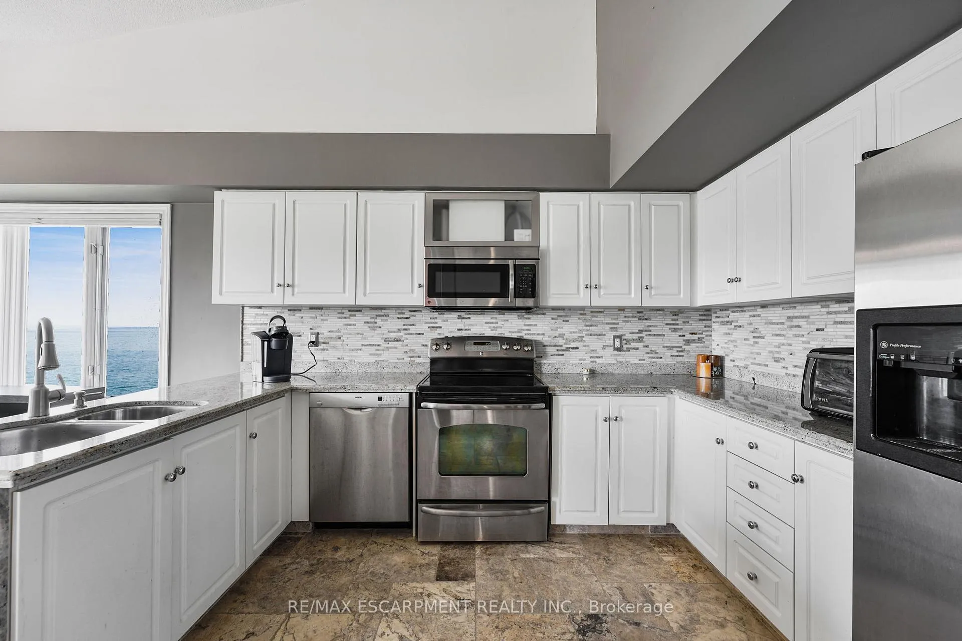 Photo 16 of 491-493 Dewitt Road, Hamilton, Stoney Creek — HOMEH