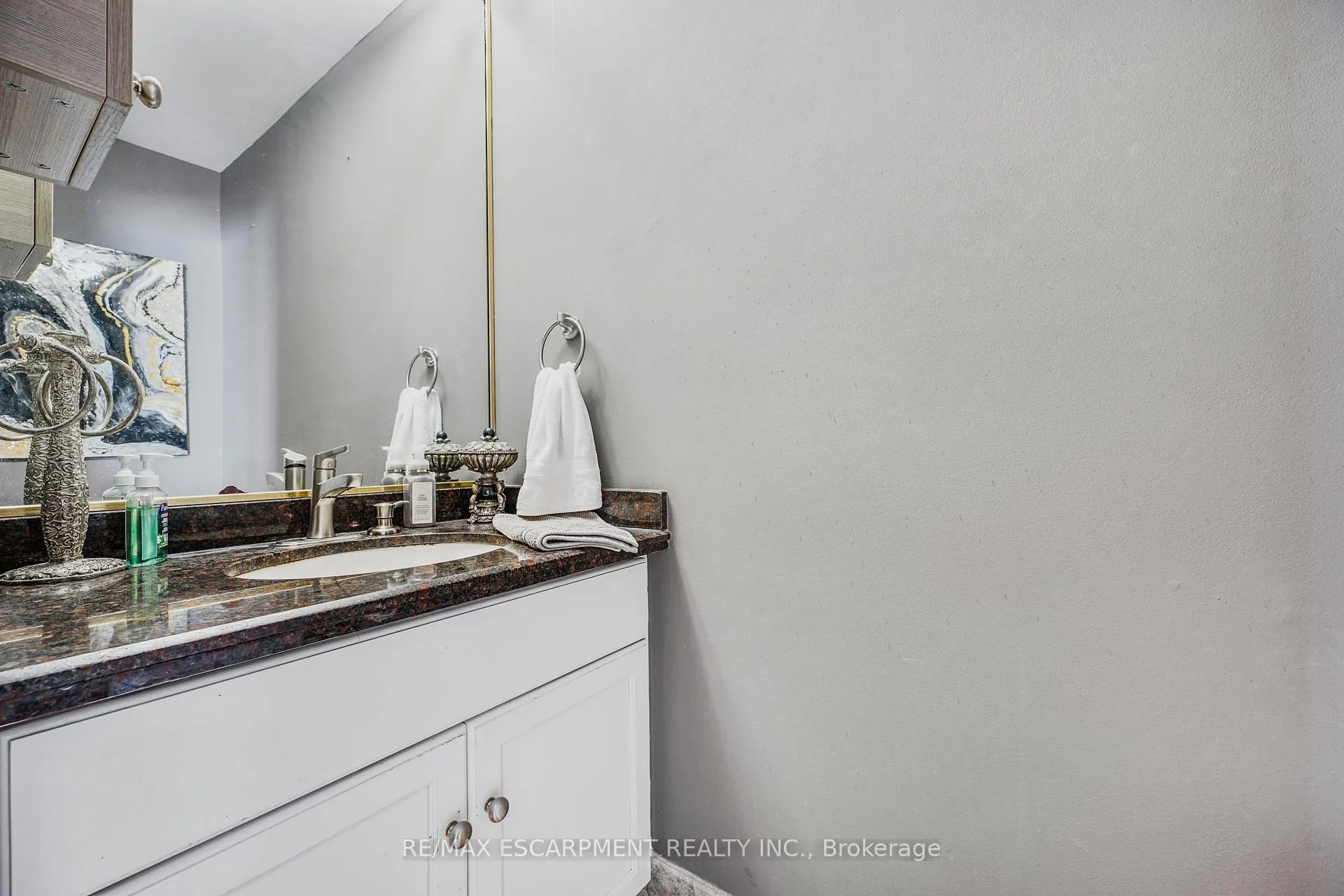 Photo 17 of 491-493 Dewitt Road, Hamilton, Stoney Creek — HOMEH