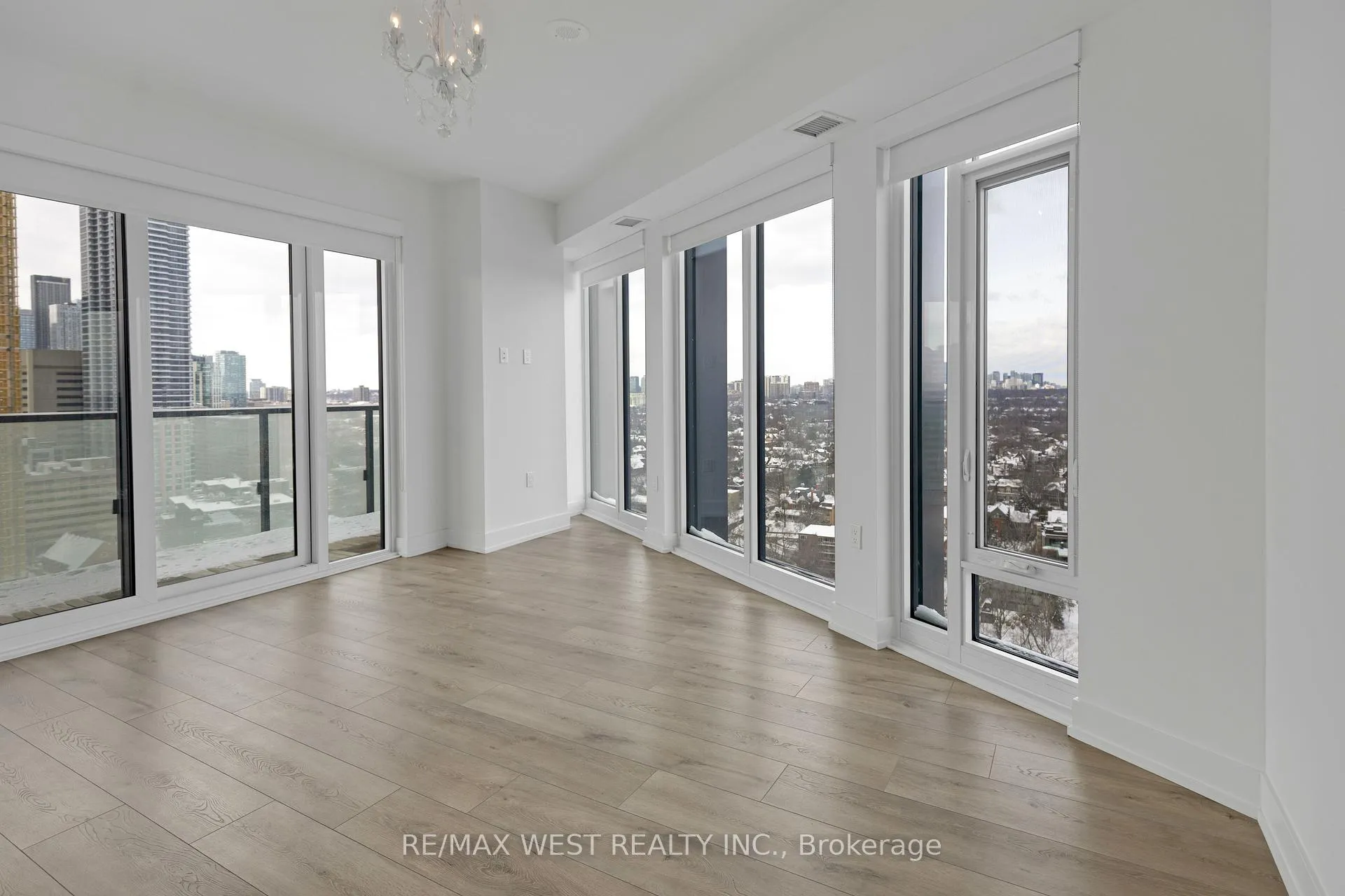 Photo 13 of Unit 2102, 575 Bloor Street, Toronto, North St. James Town — HOMEH