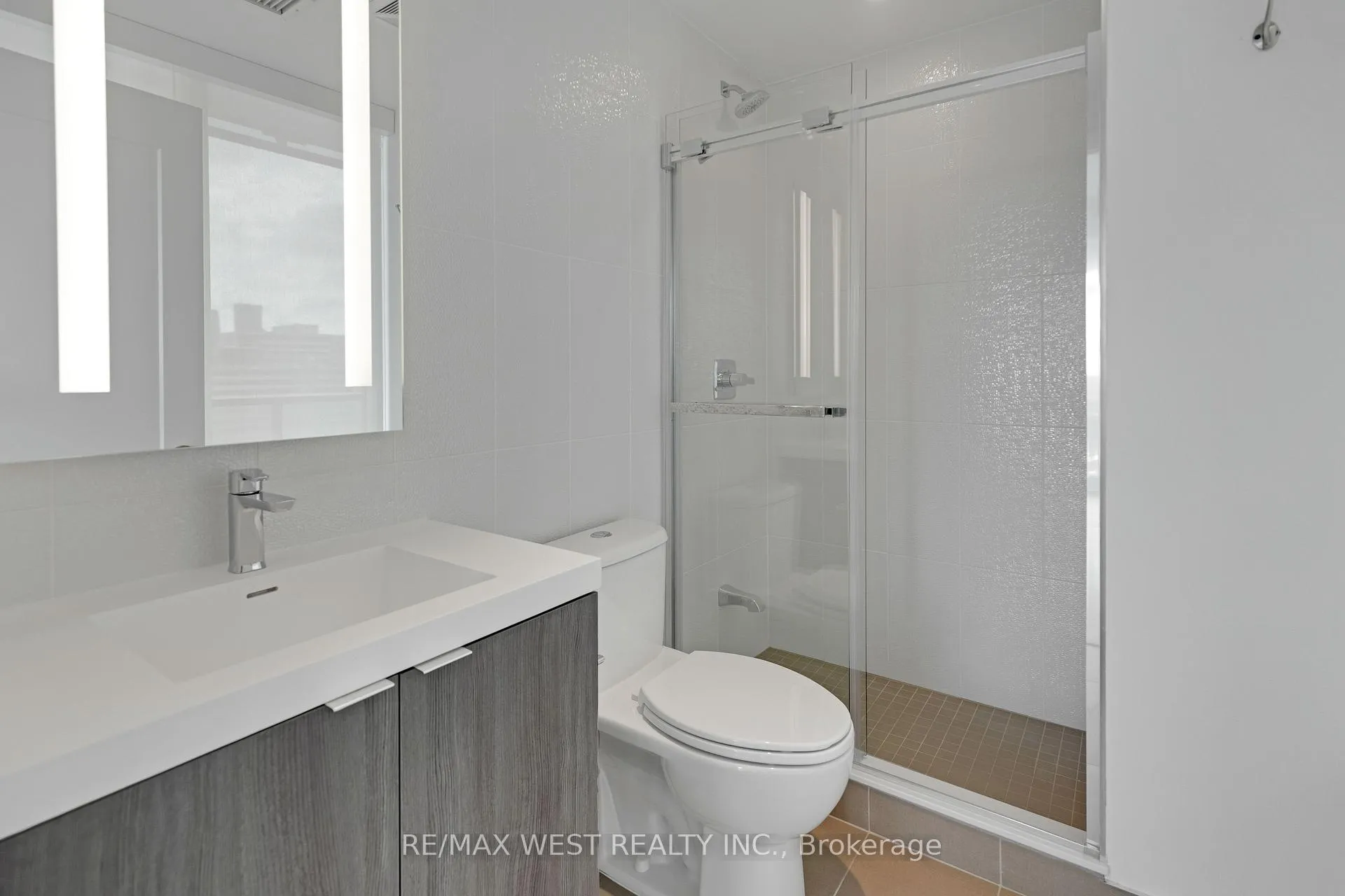 Photo 16 of Unit 2102, 575 Bloor Street, Toronto, North St. James Town — HOMEH