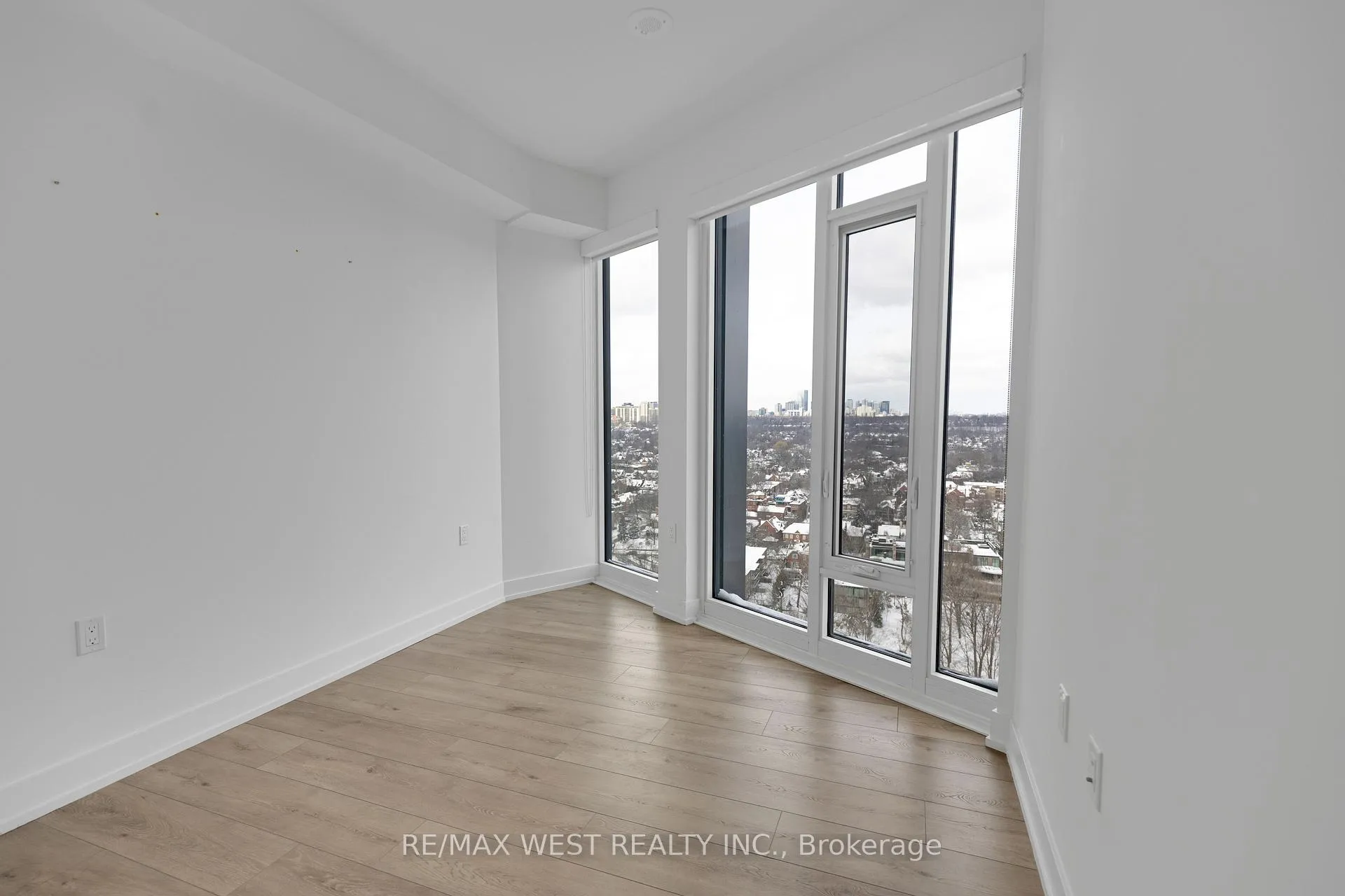 Photo 18 of Unit 2102, 575 Bloor Street, Toronto, North St. James Town — HOMEH