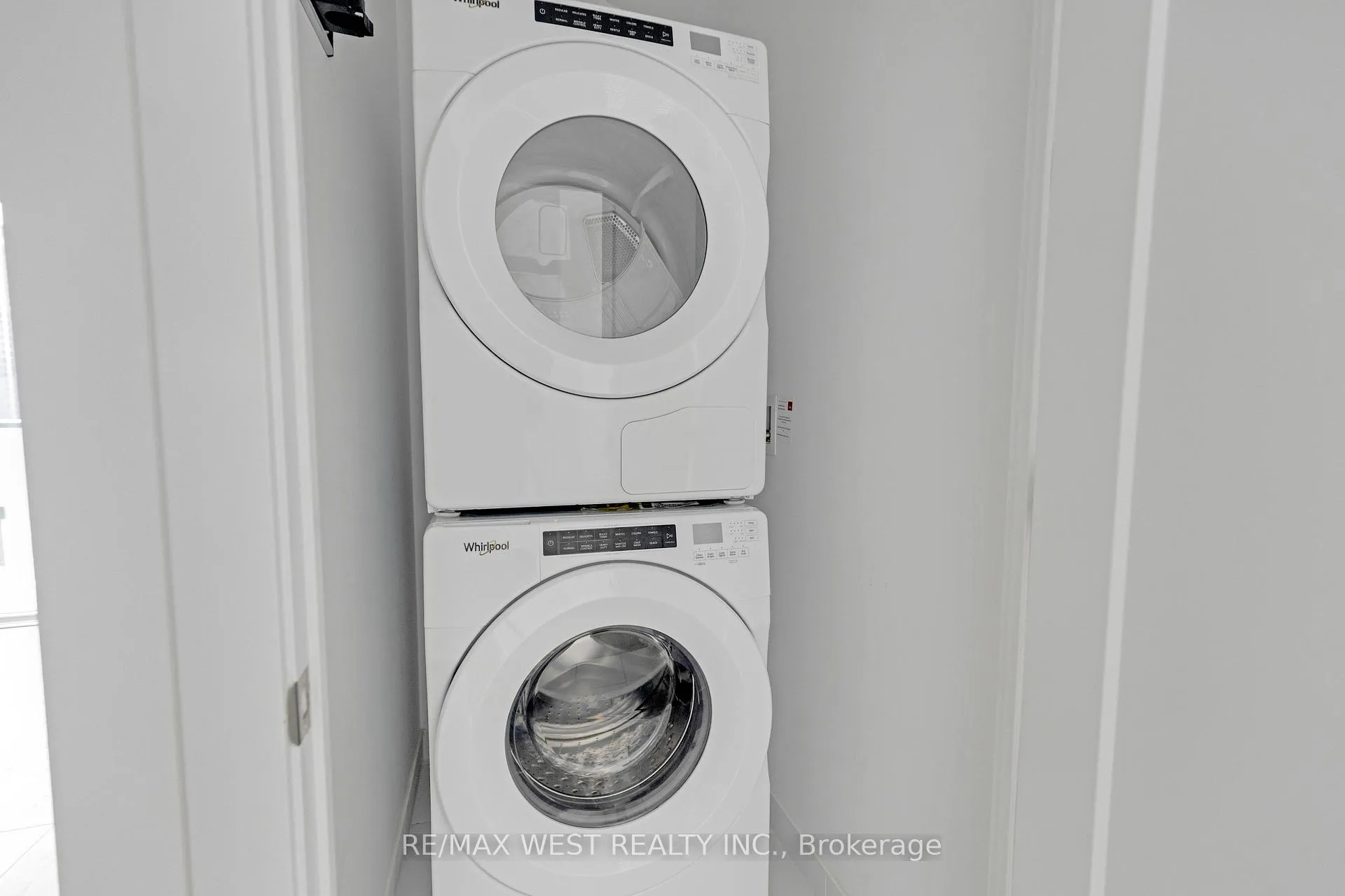 Photo 23 of Unit 2102, 575 Bloor Street, Toronto, North St. James Town — HOMEH