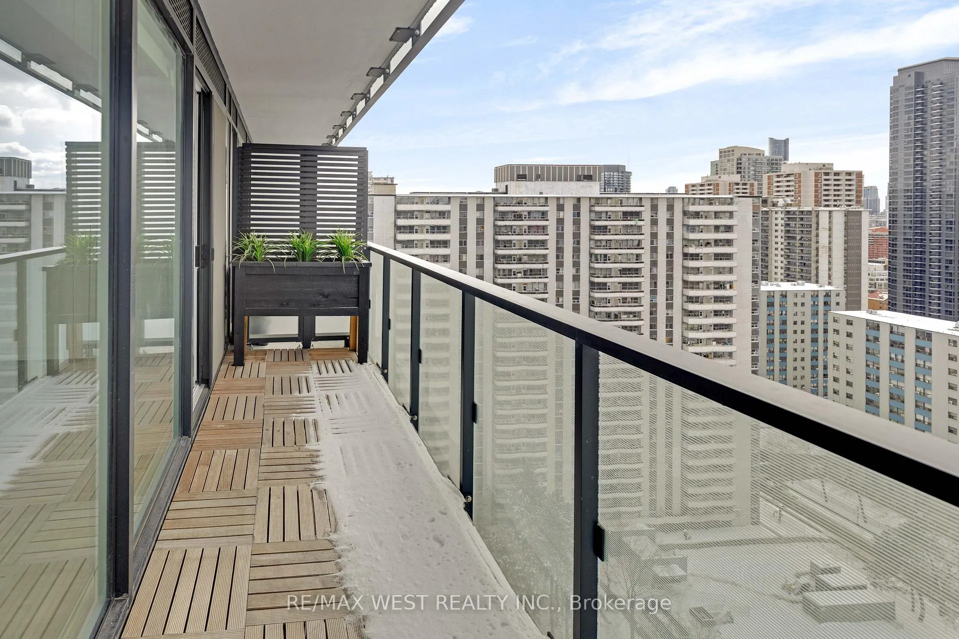 Photo 28 of Unit 2102, 575 Bloor Street, Toronto, North St. James Town — HOMEH