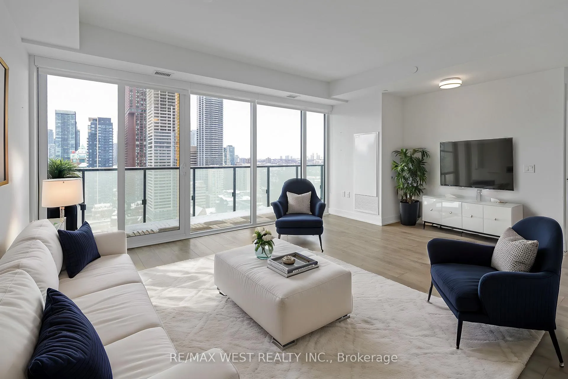 Photo 33 of Unit 2102, 575 Bloor Street, Toronto, North St. James Town — HOMEH