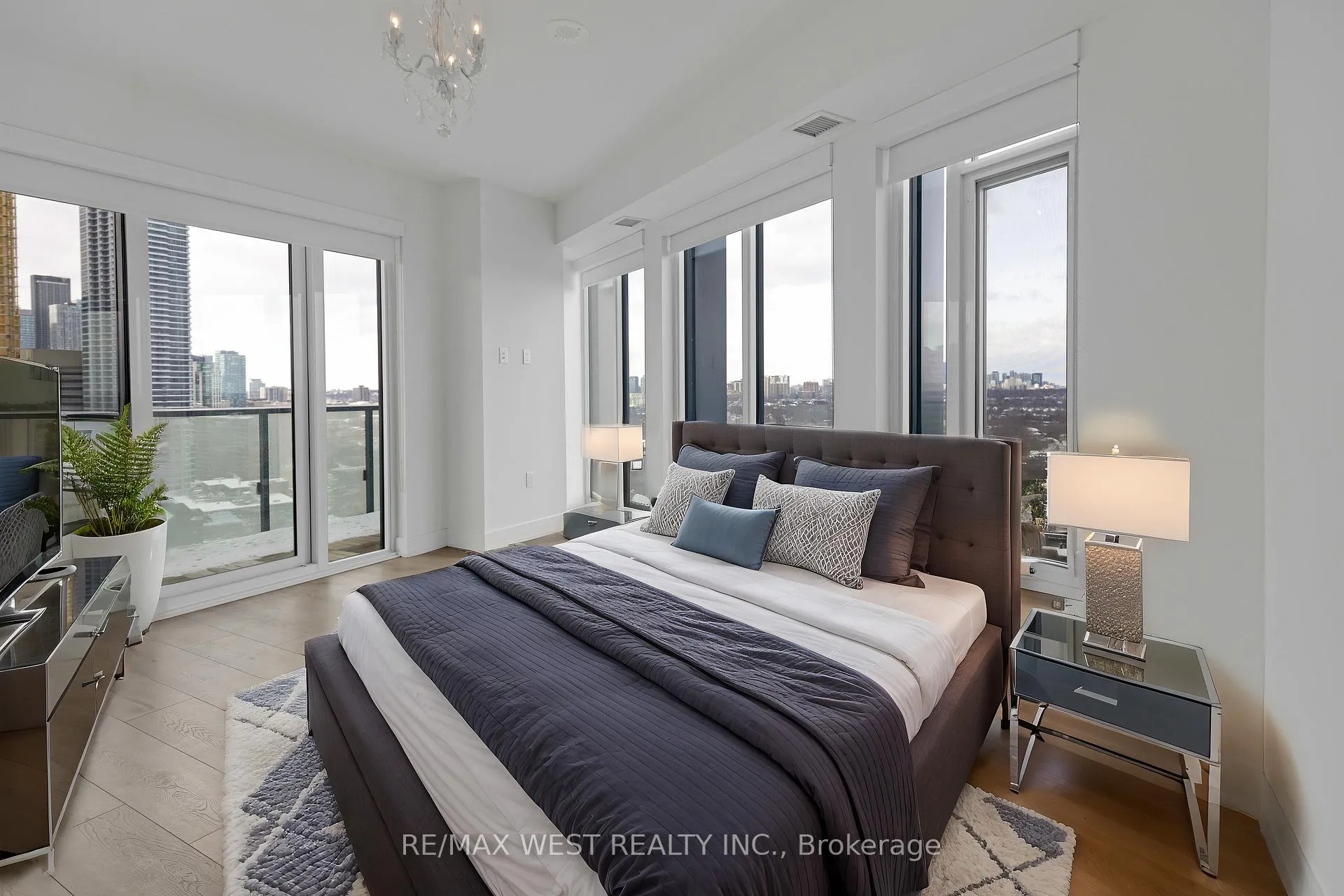 Photo 38 of Unit 2102, 575 Bloor Street, Toronto, North St. James Town — HOMEH