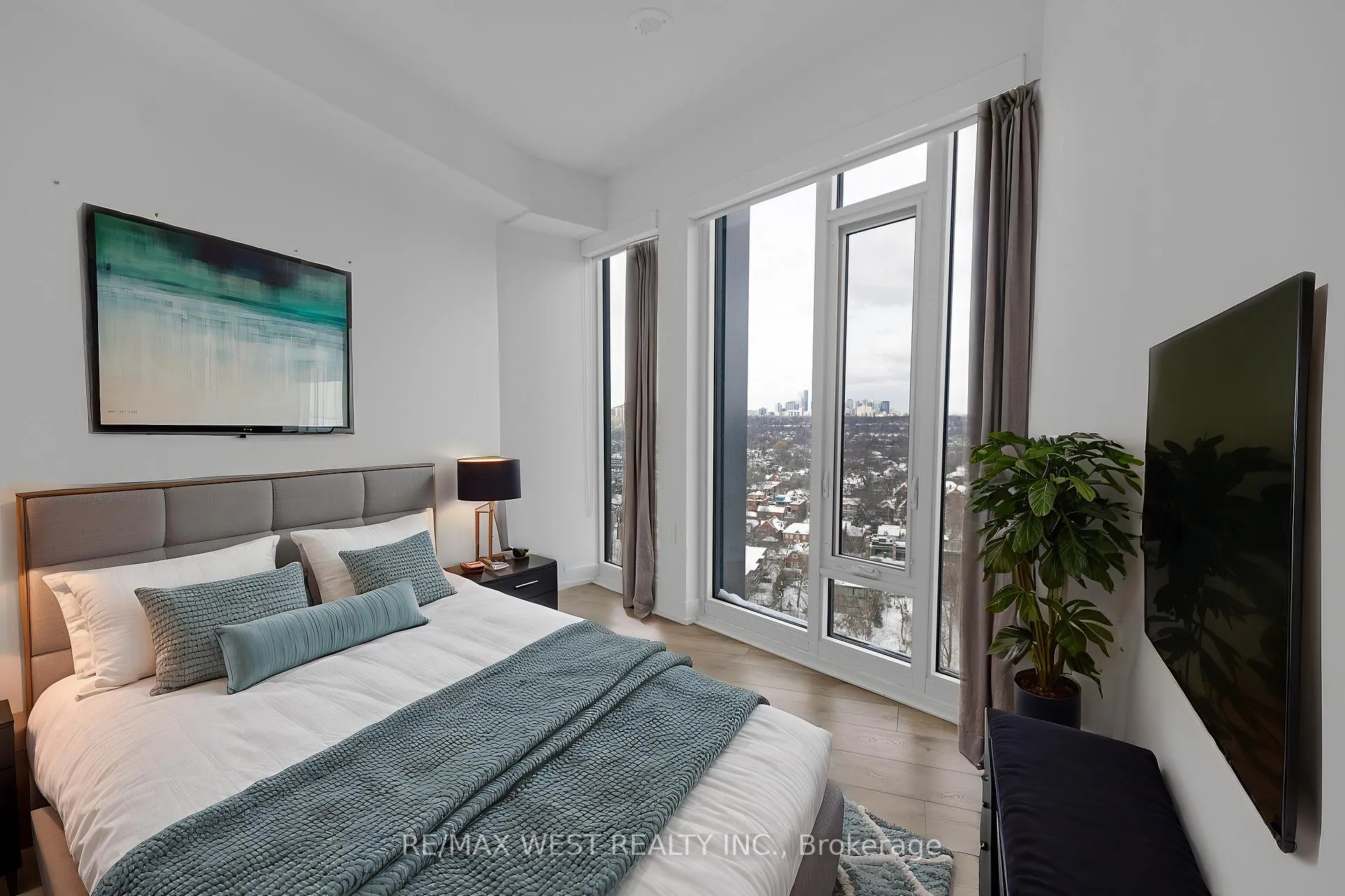 Photo 40 of Unit 2102, 575 Bloor Street, Toronto, North St. James Town — HOMEH