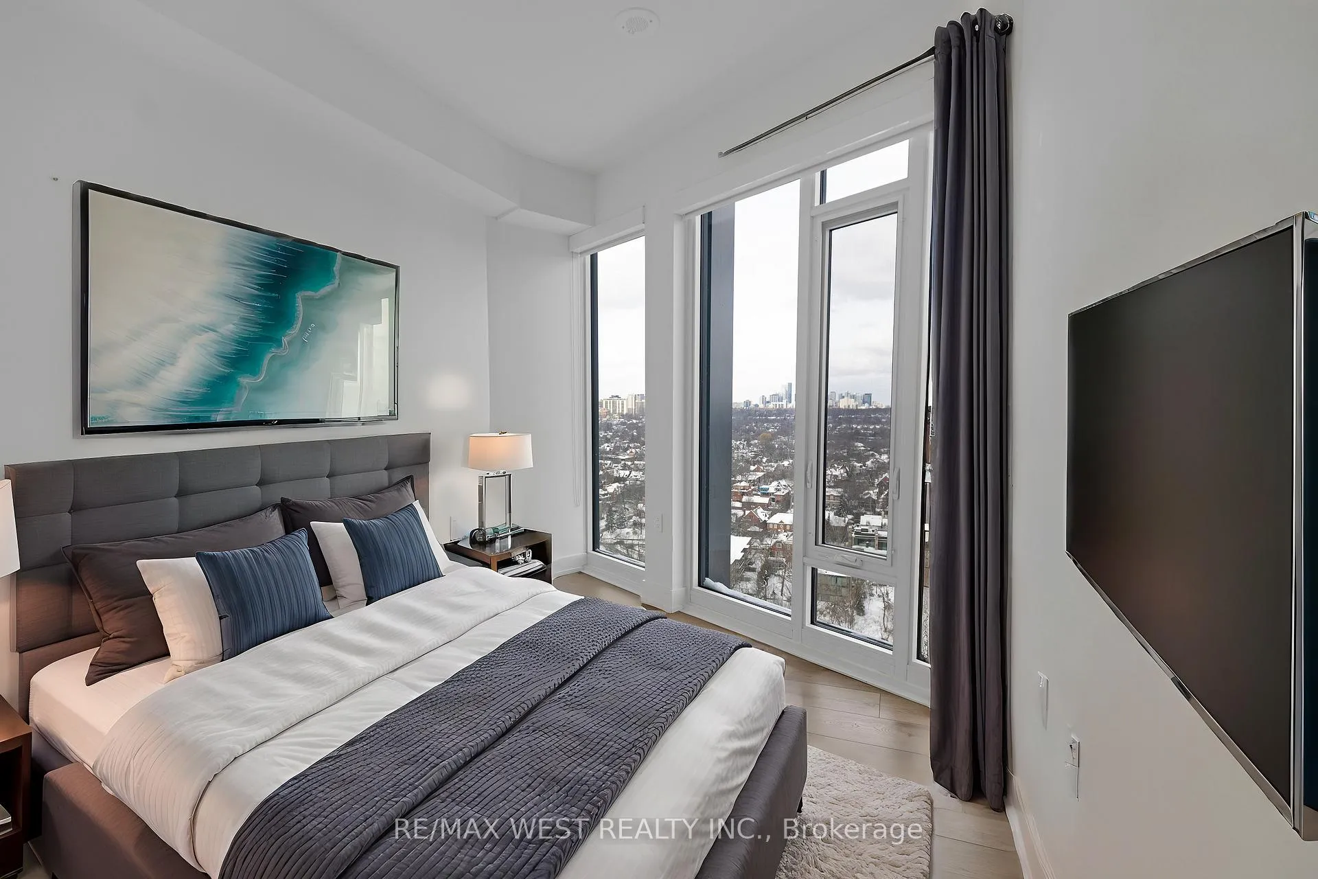 Photo 41 of Unit 2102, 575 Bloor Street, Toronto, North St. James Town — HOMEH