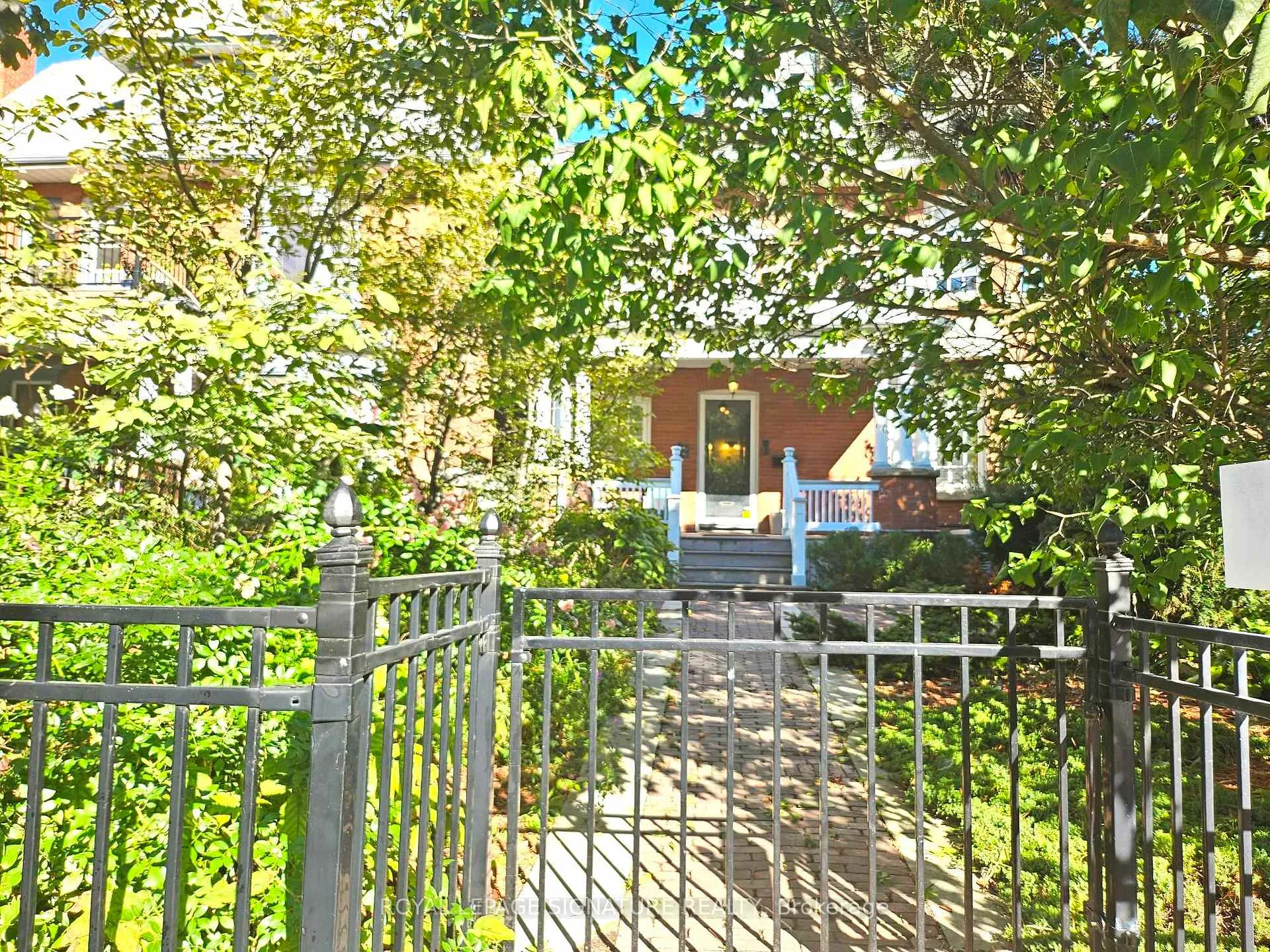 Front of 1 Maynard Avenue S
