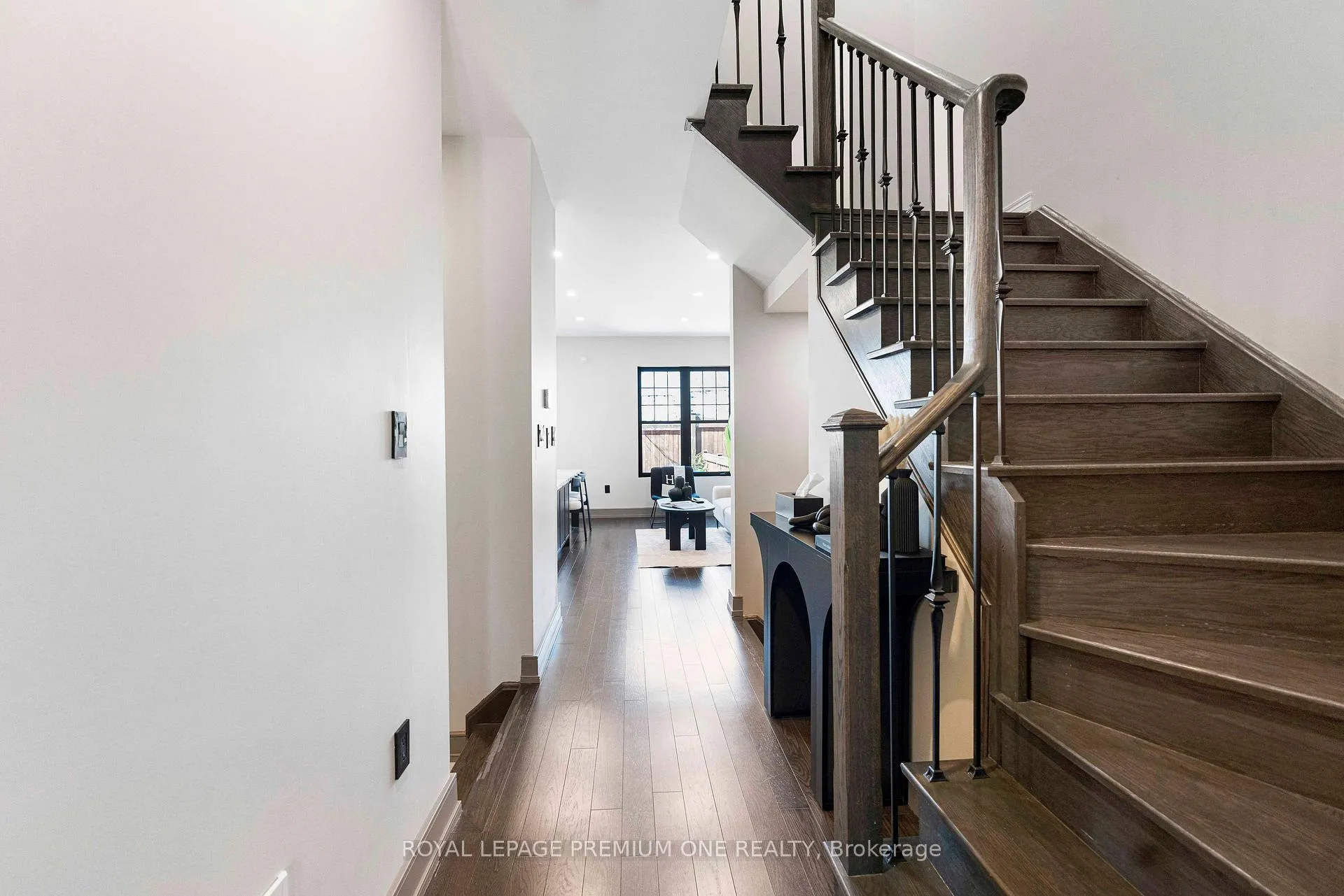 Photo 3 of 18 Morra Avenue, Caledon, Bolton East — HOMEH